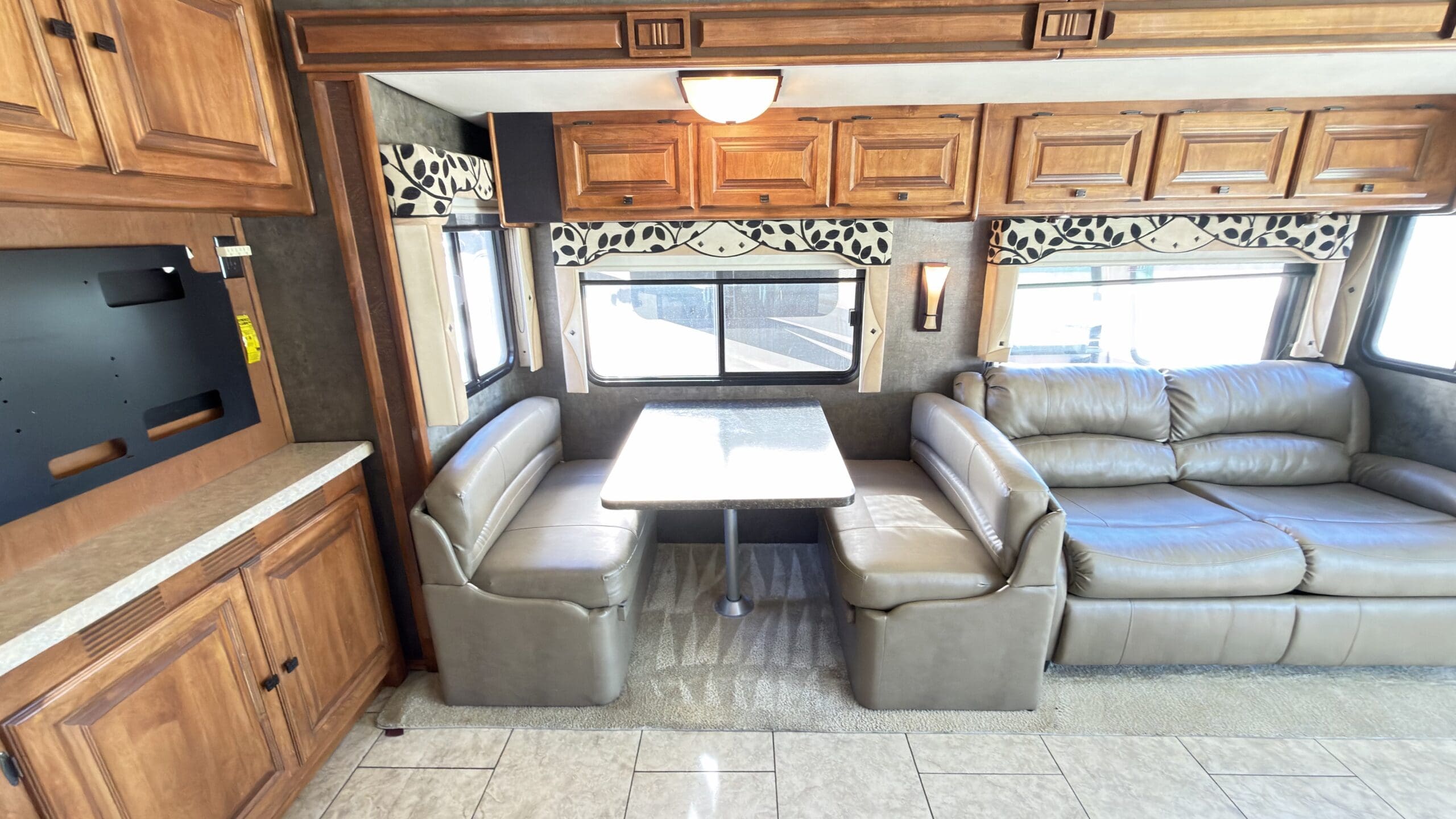 2012 Tiffin Allegro Open Road 34TGA - Image 38