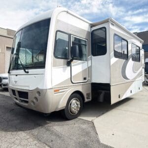 2006 Fleetwood Southwind 32VS with 2 Slides