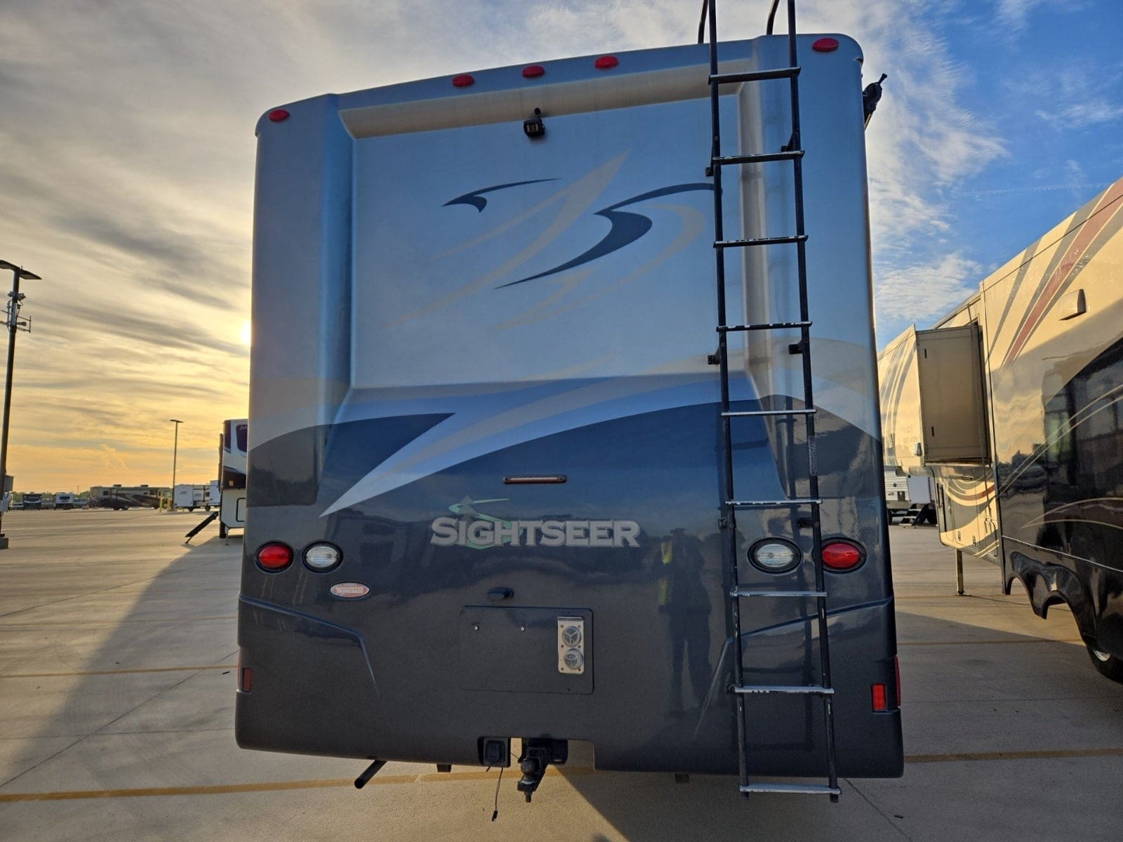 2011 Winnebago Sightseer 33C with 3 Slides - Image 6