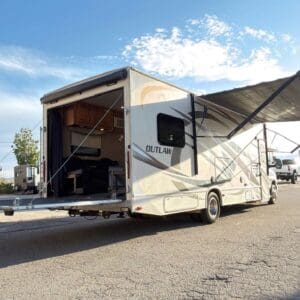 2016 Thor Outlaw 29H Toyhauler with Slide