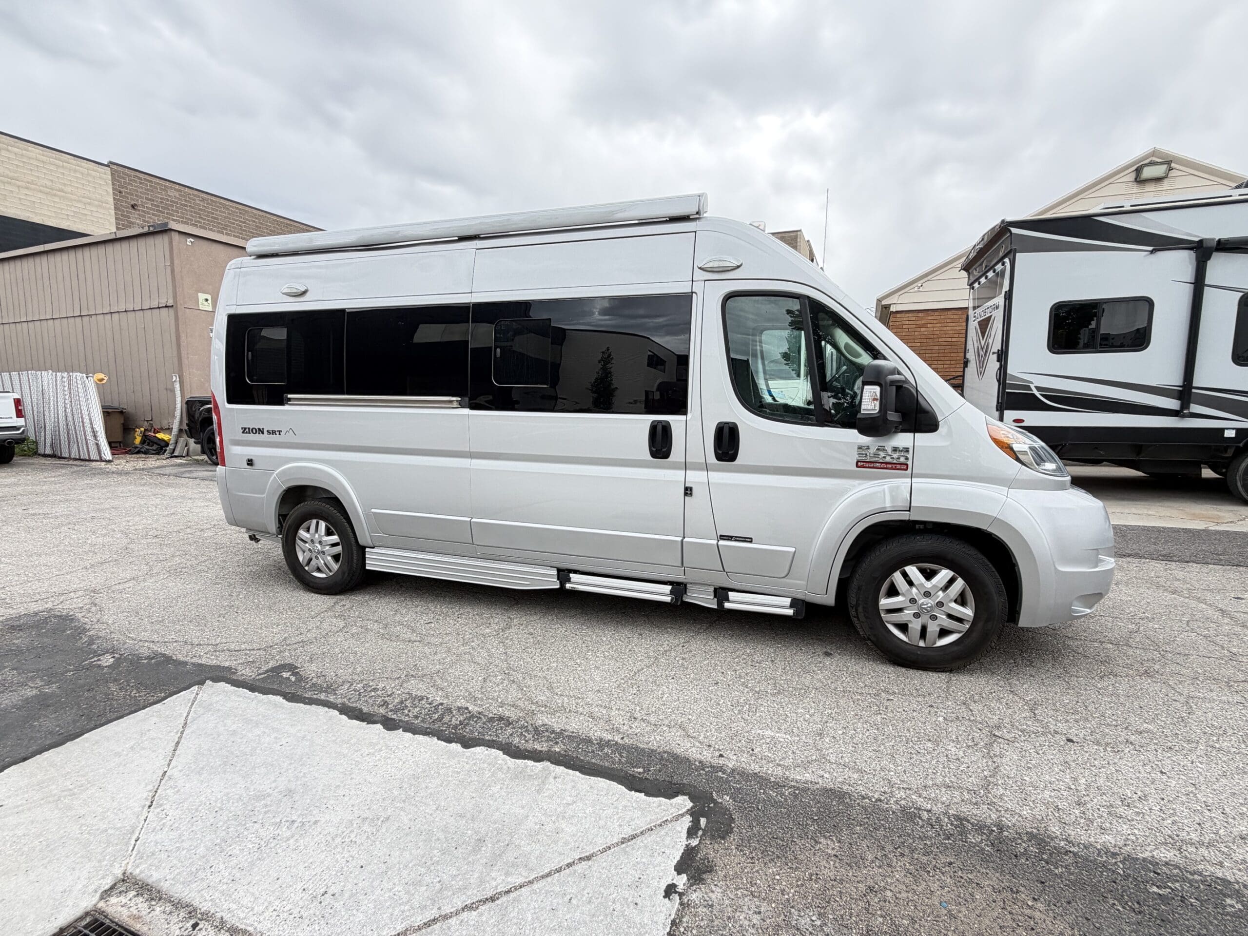 2021 Roadtrek Zion SRT Class B with Low miles - Image 7