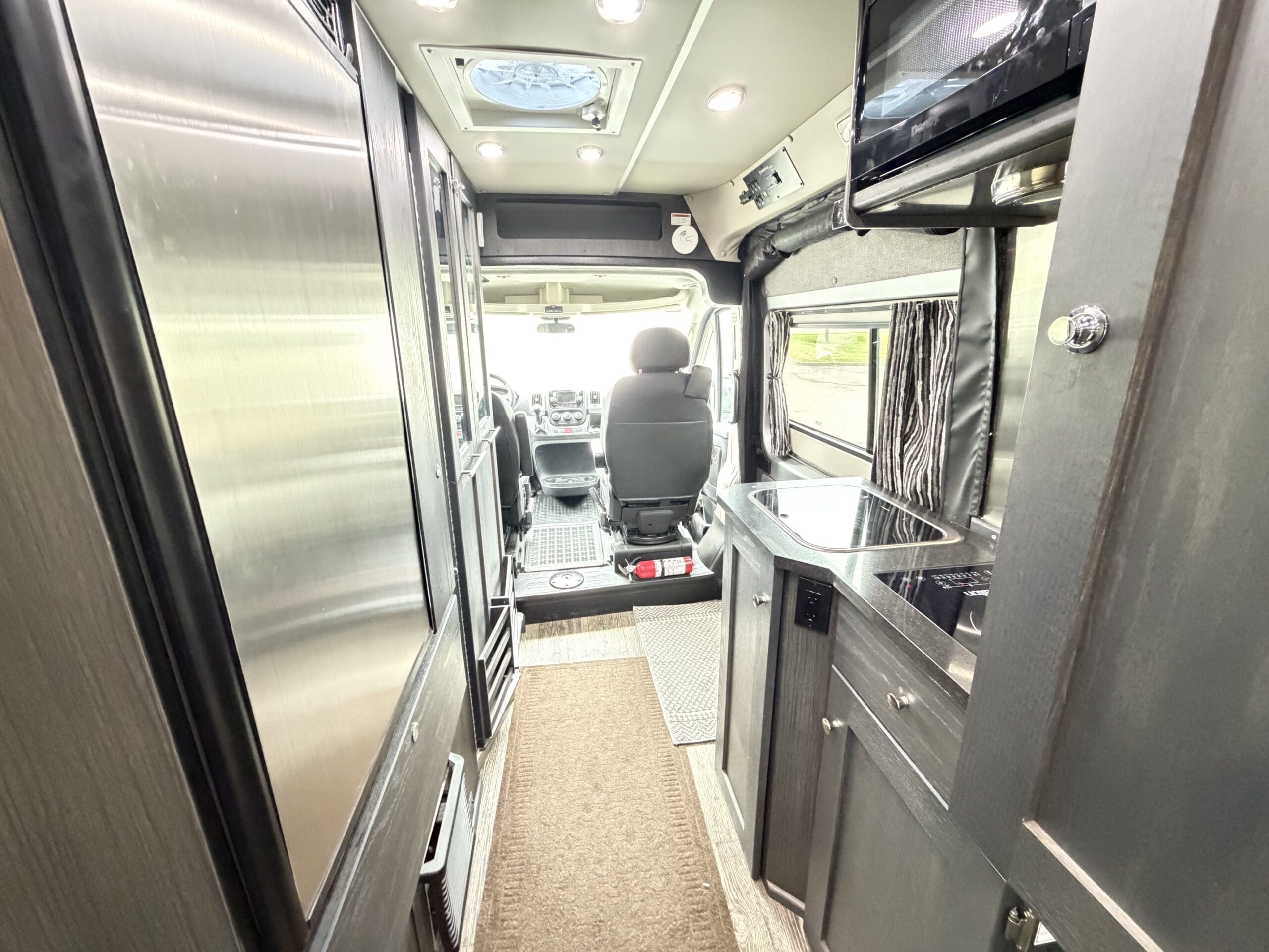 2021 Roadtrek Zion SRT Class B with Low miles - Image 11