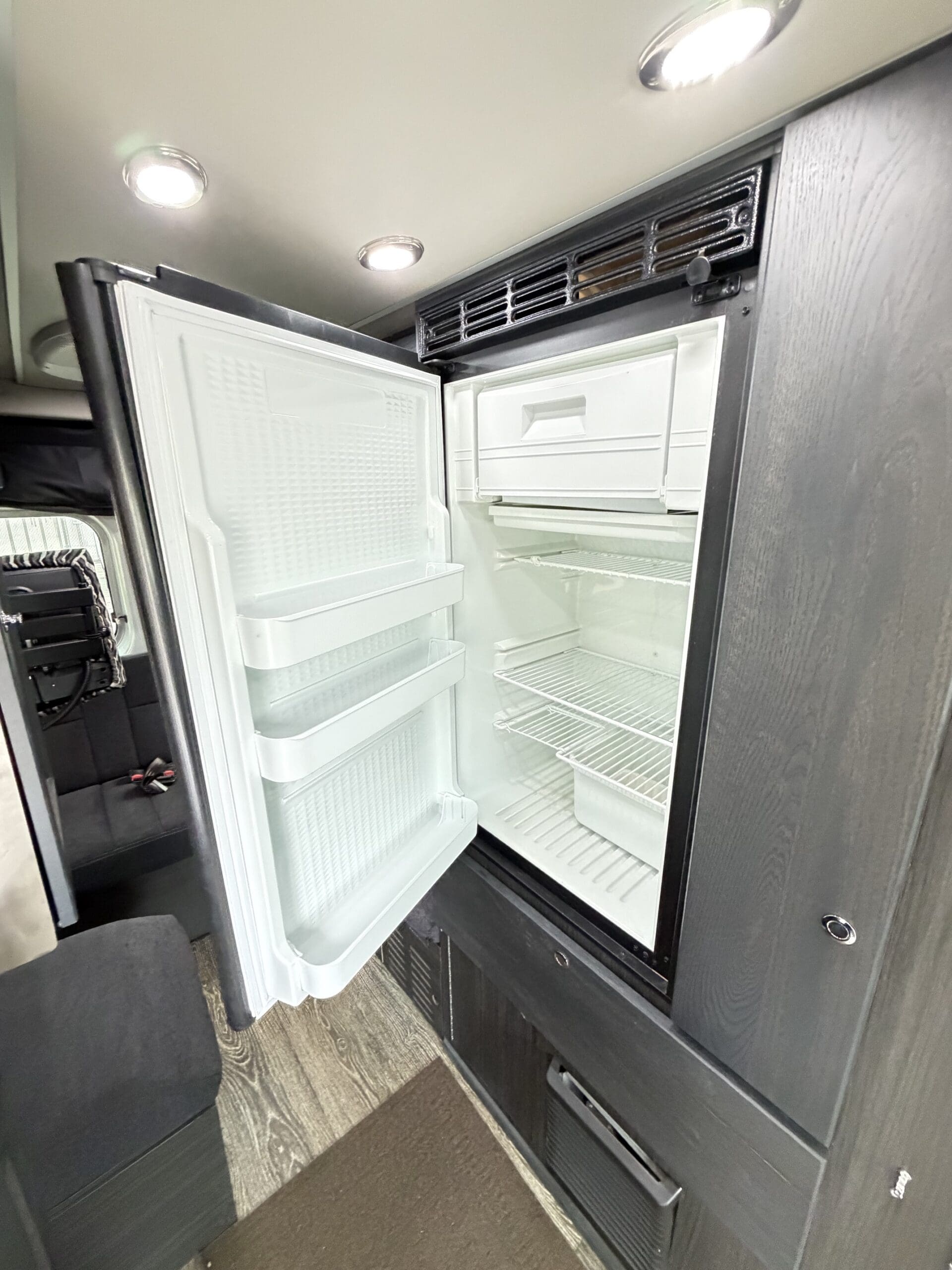 2021 Roadtrek Zion SRT Class B with Low miles - Image 19