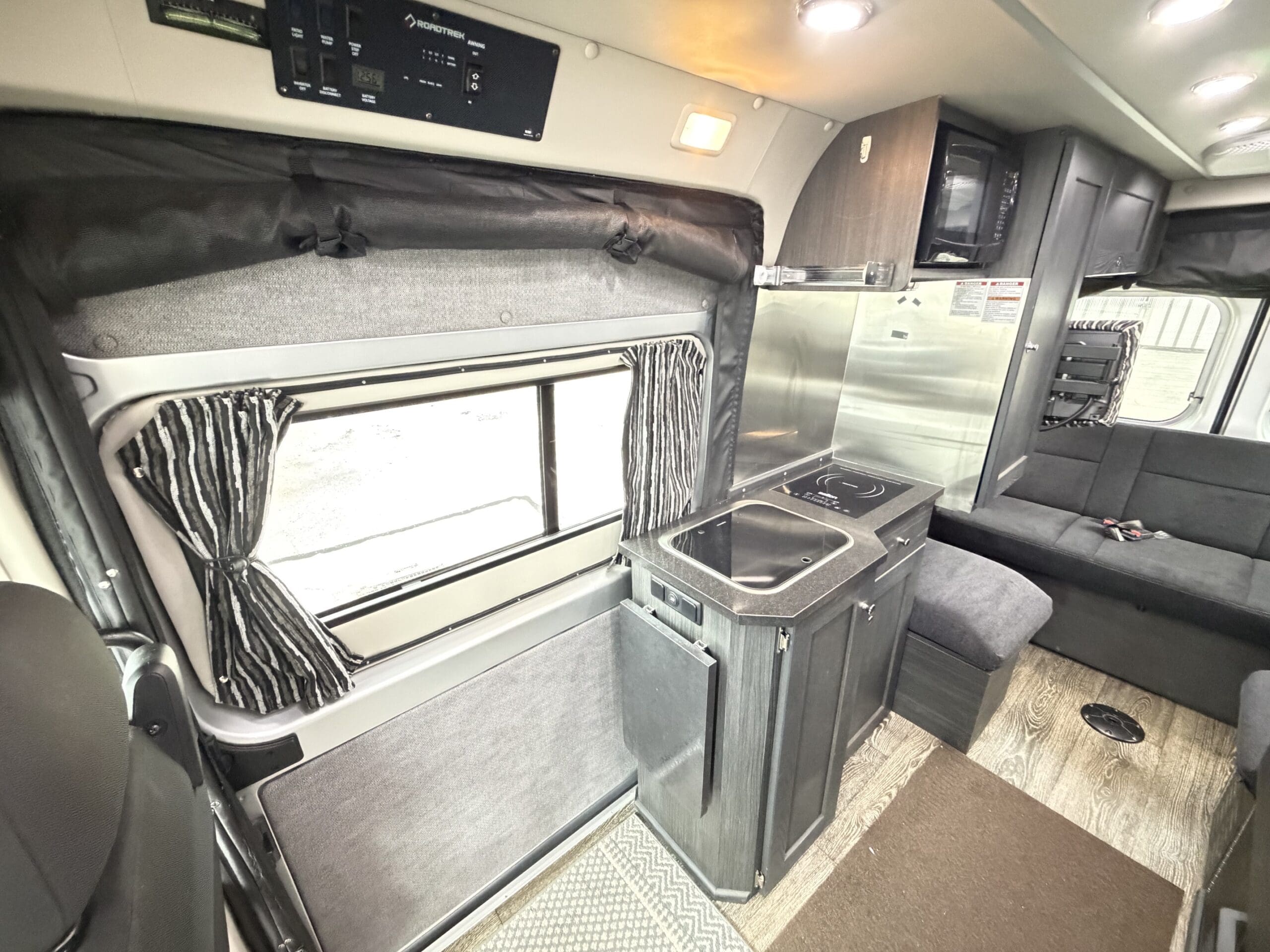 2021 Roadtrek Zion SRT Class B with Low miles - Image 23