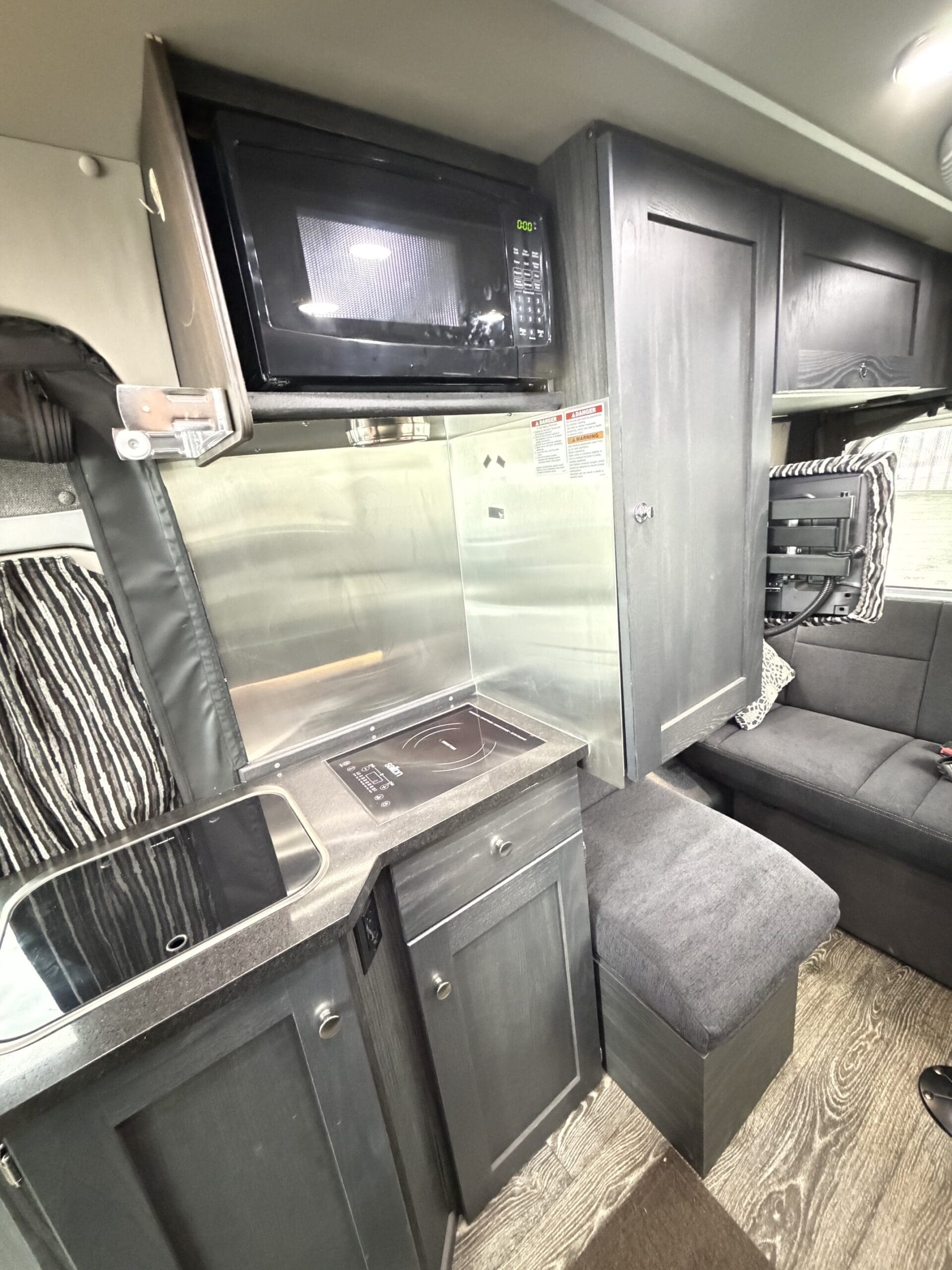 2021 Roadtrek Zion SRT Class B with Low miles - Image 24