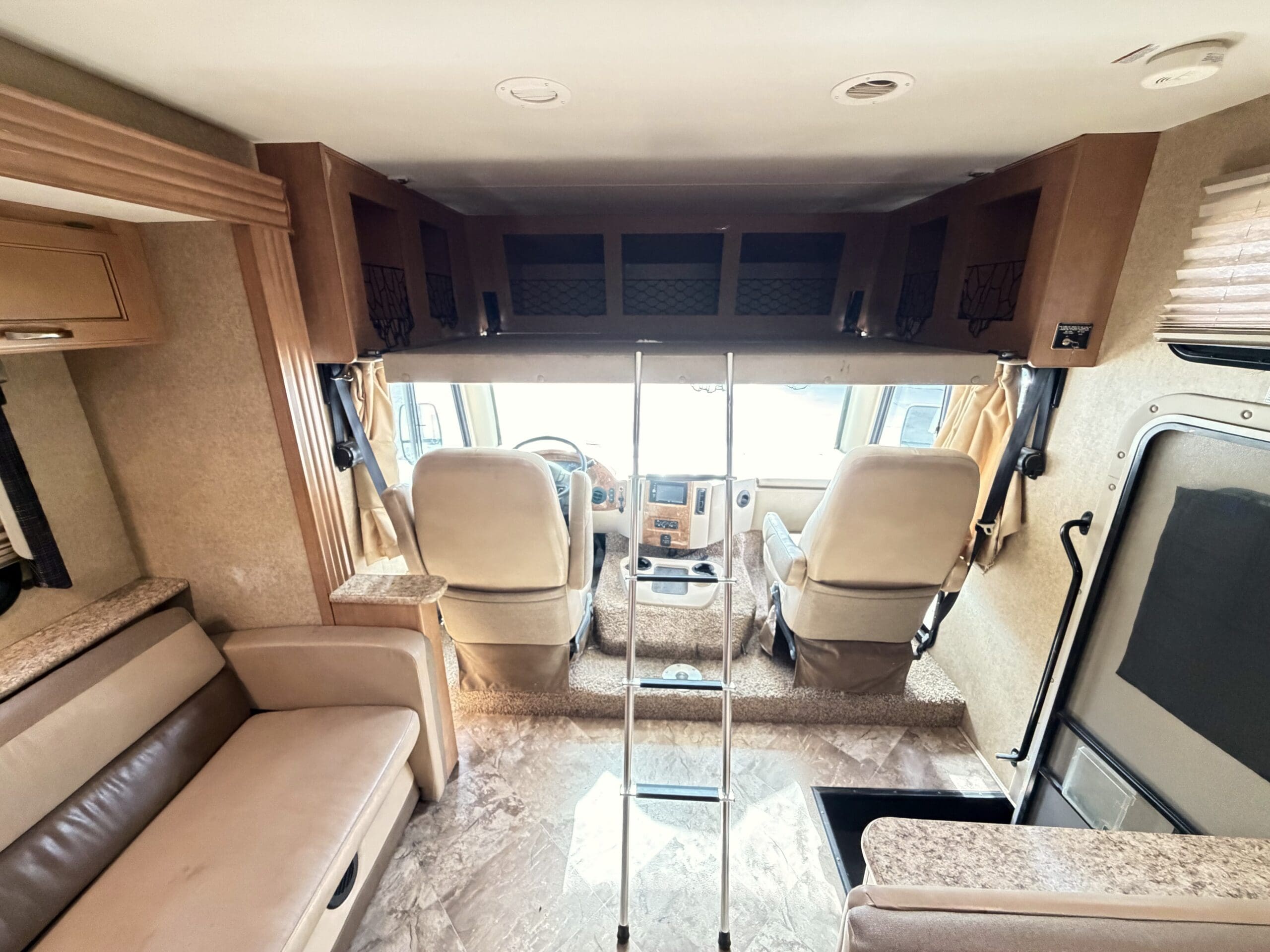 2015 Thor A.C.E 29.3 Slide & Low Miles - Image 25