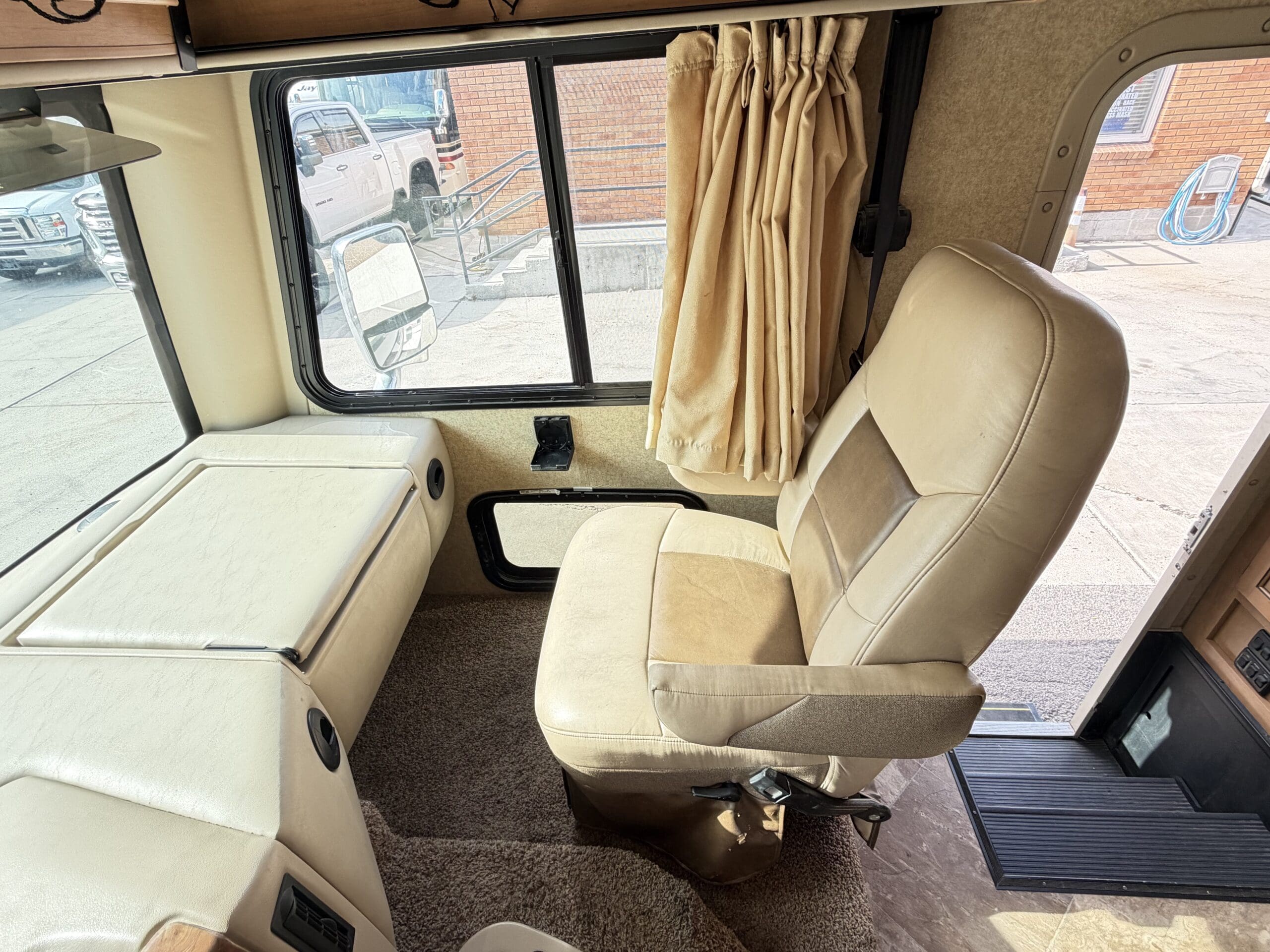 2015 Thor A.C.E 29.3 Slide & Low Miles - Image 29