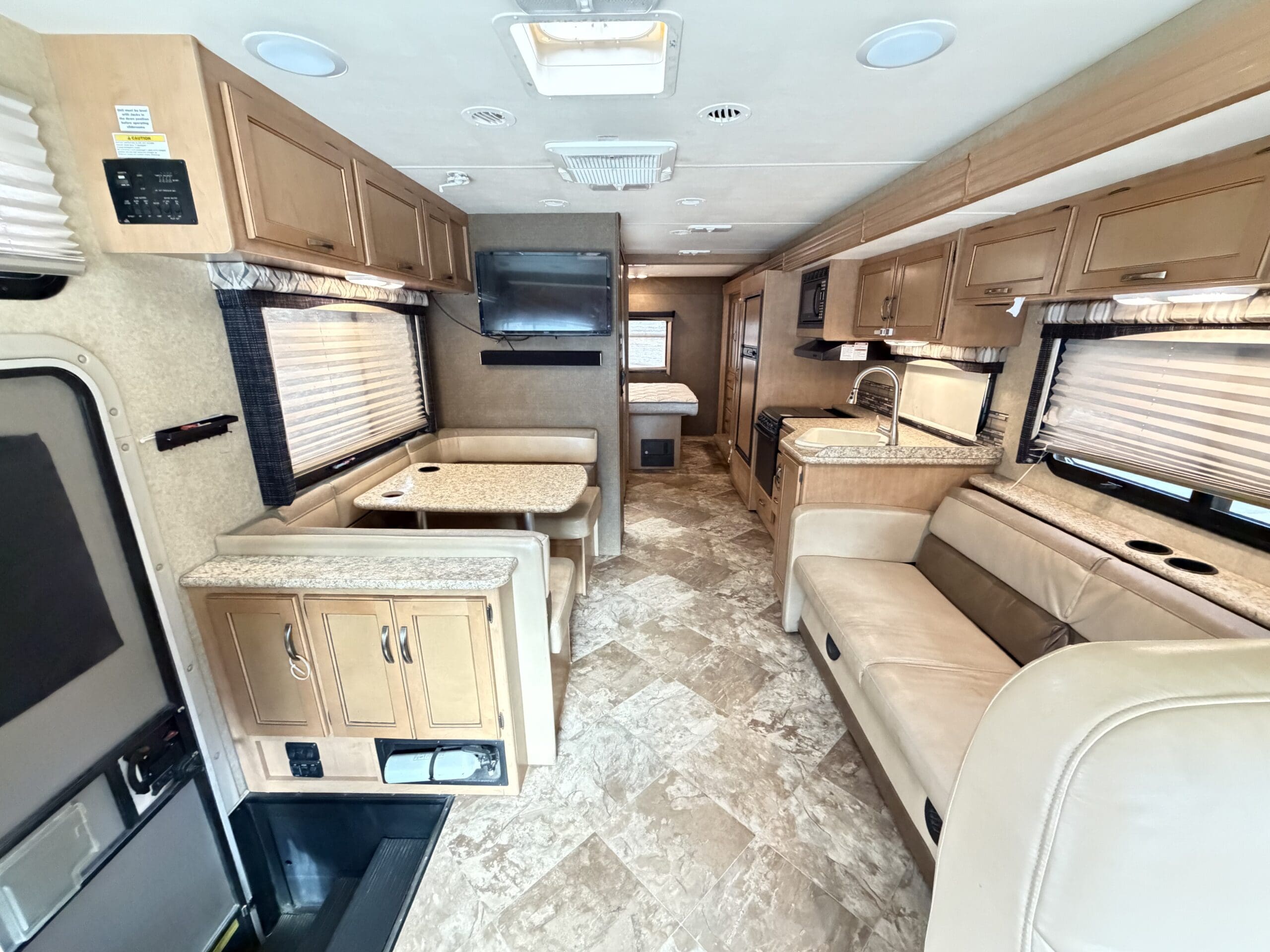 2015 Thor A.C.E 29.3 Slide & Low Miles - Image 30