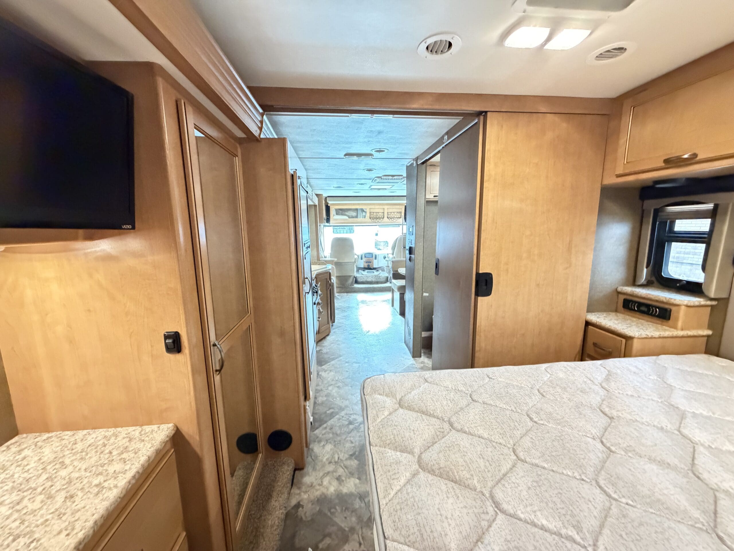 2015 Thor A.C.E 29.3 Slide & Low Miles - Image 46