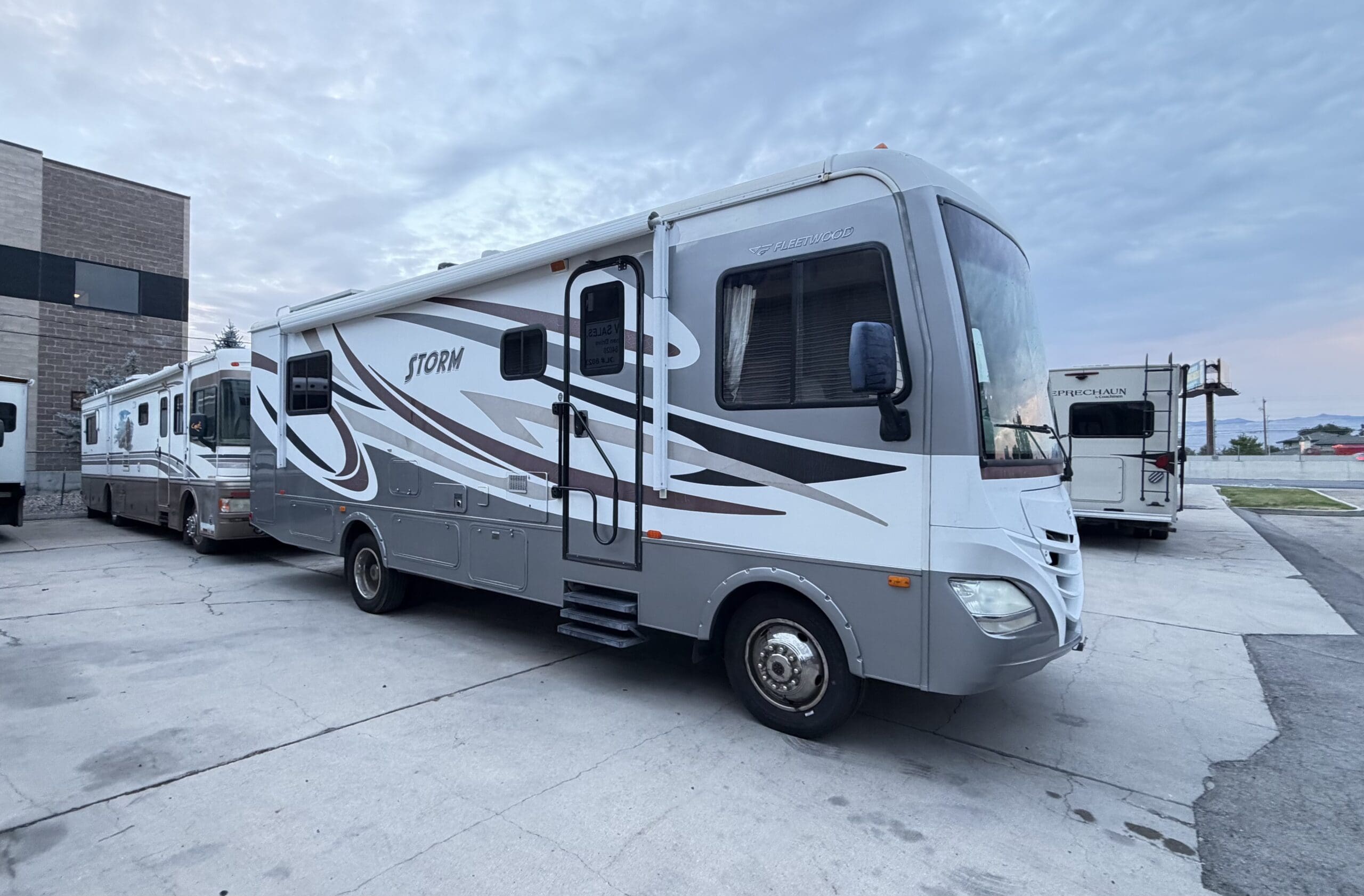 2013 Fleetwood Storm 28MS with Slide - Image 11