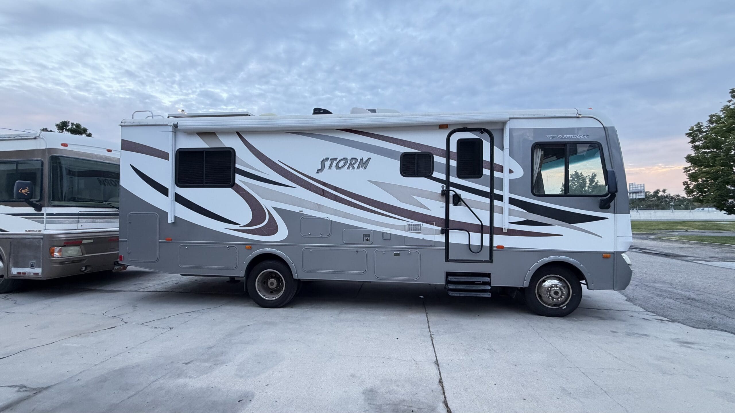 2013 Fleetwood Storm 28MS with Slide - Image 14