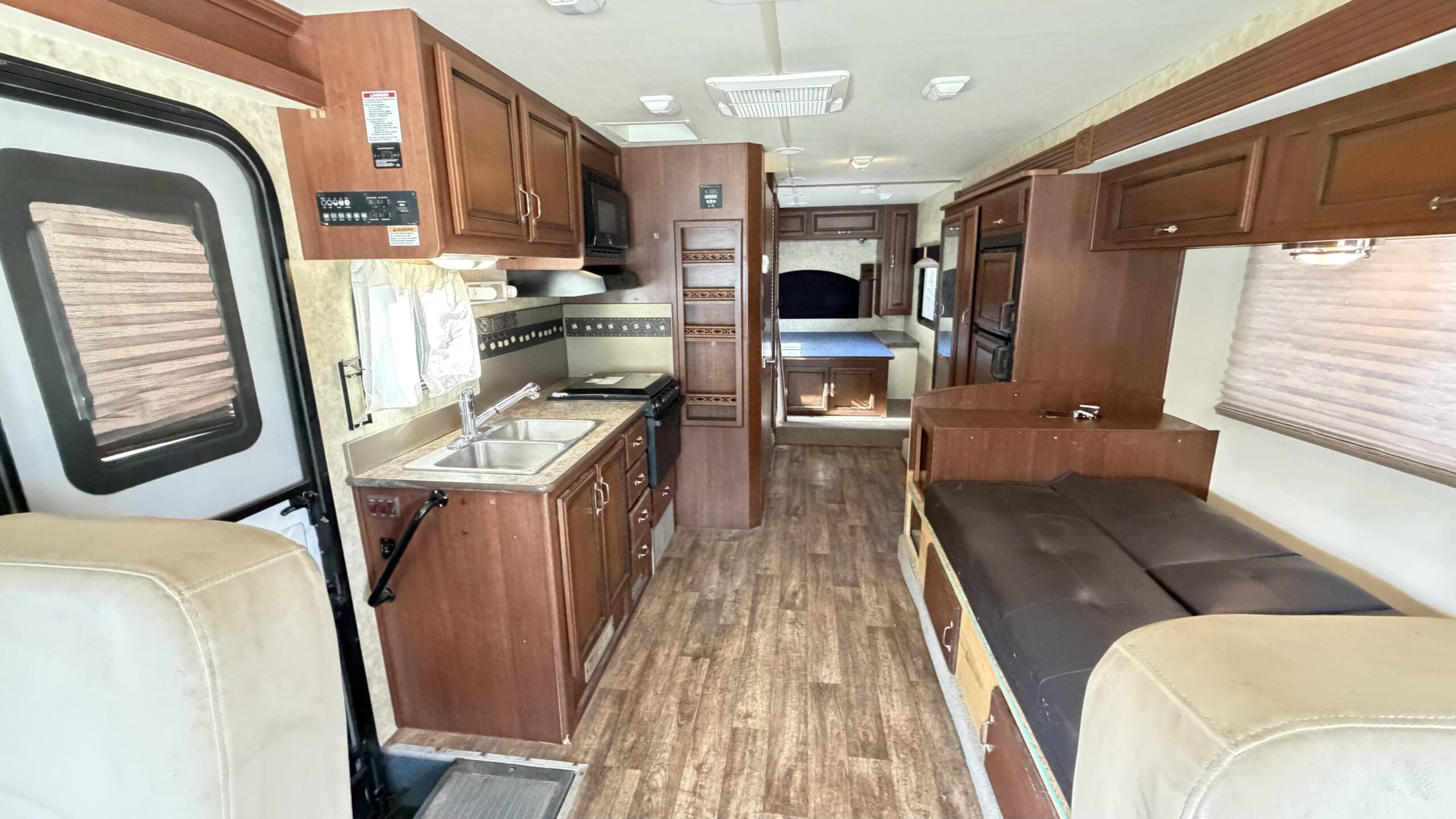 2013 Fleetwood Storm 28MS with Slide - Image 28