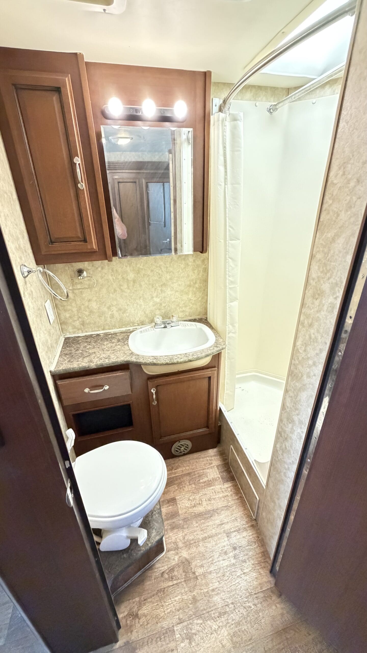 2013 Fleetwood Storm 28MS with Slide - Image 33