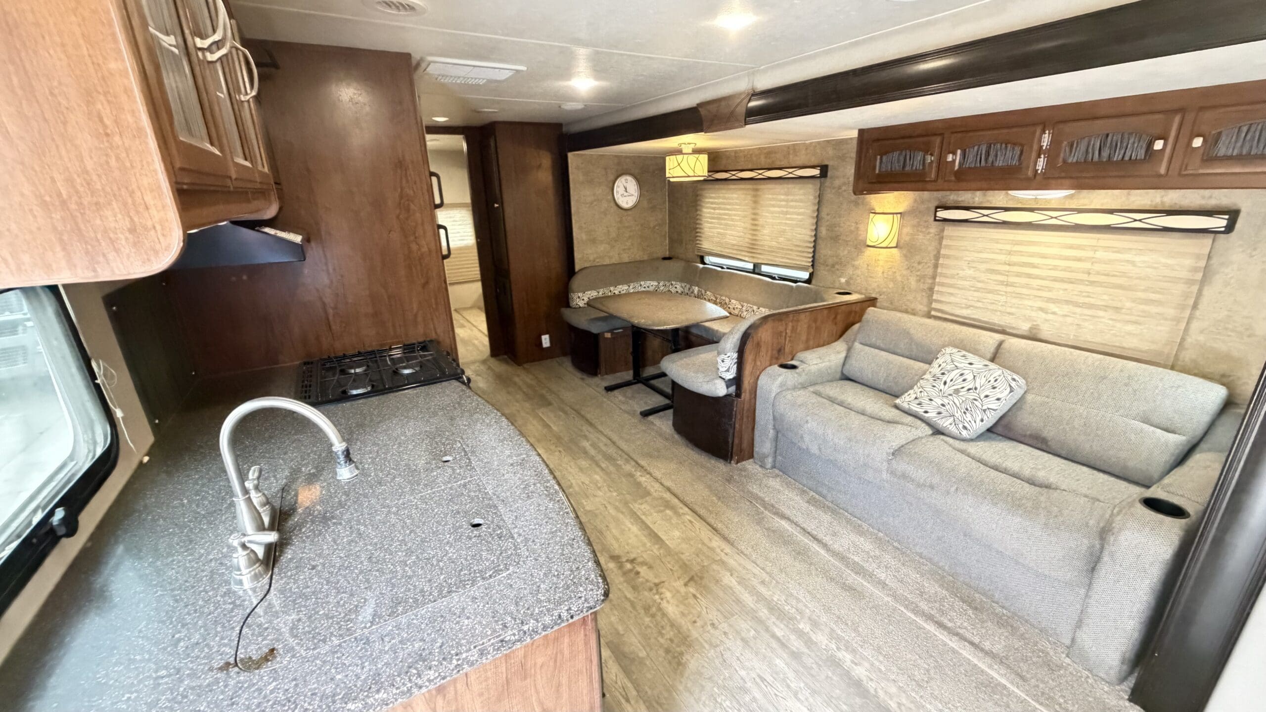 2017 Coachmen Freedom Express Liberty 310BHDS - Image 11