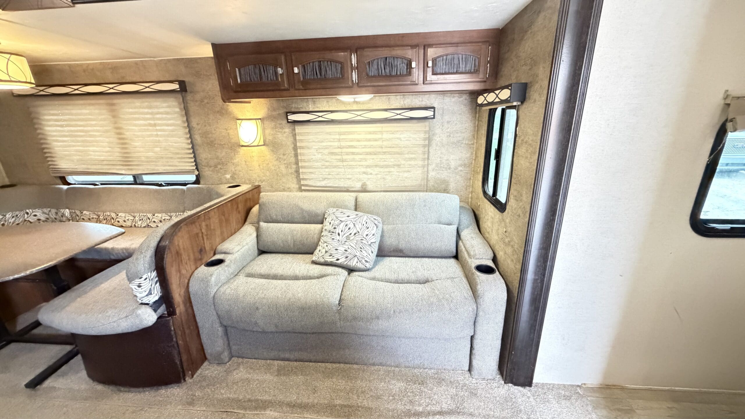 2017 Coachmen Freedom Express Liberty 310BHDS - Image 13