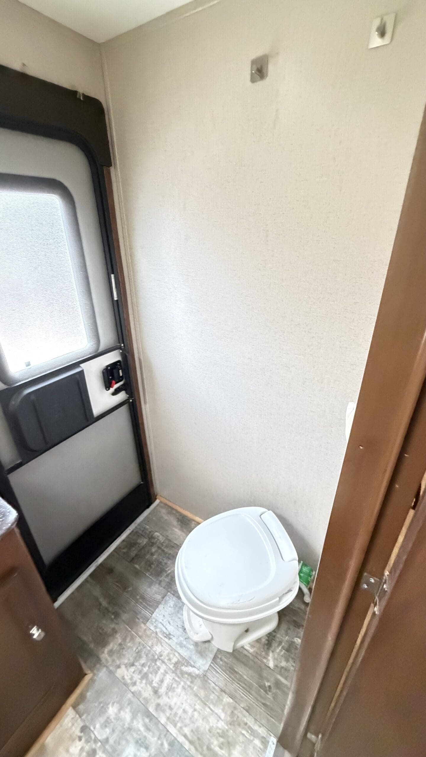 2017 Coachmen Freedom Express Liberty 310BHDS - Image 22