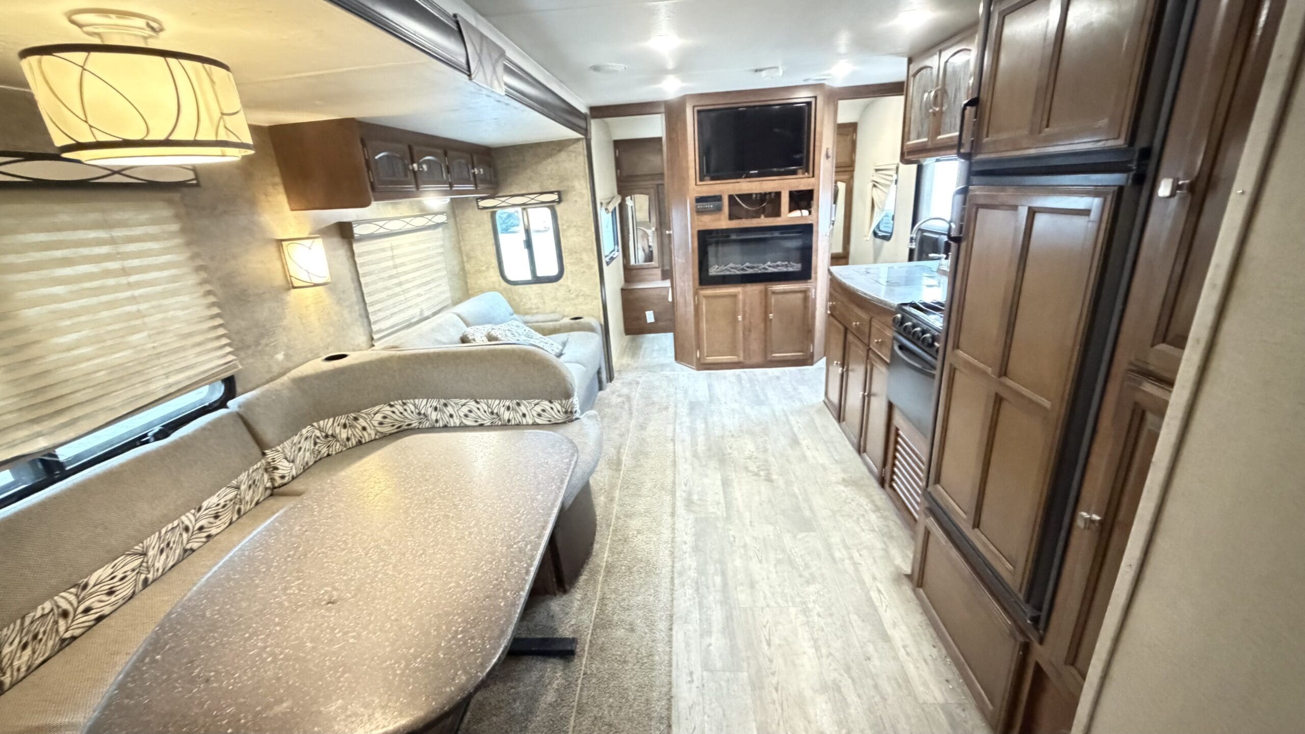 2017 Coachmen Freedom Express Liberty 310BHDS - Image 28