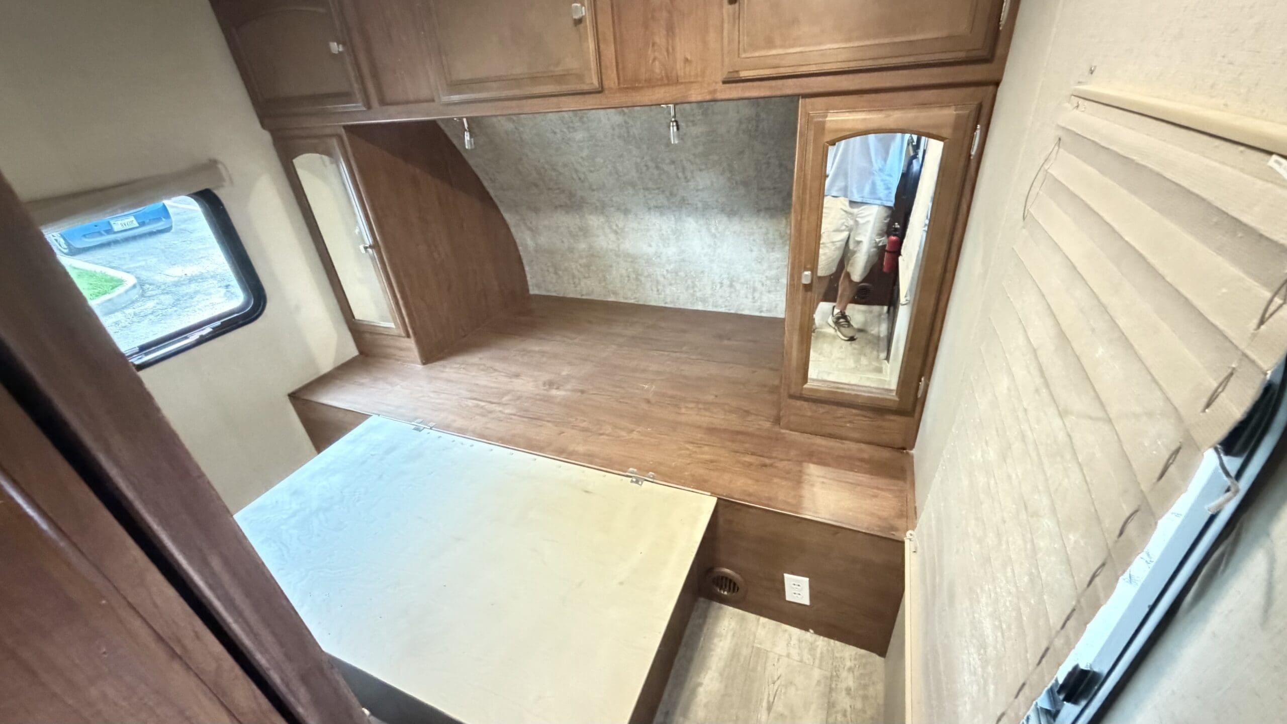 2017 Coachmen Freedom Express Liberty 310BHDS - Image 32