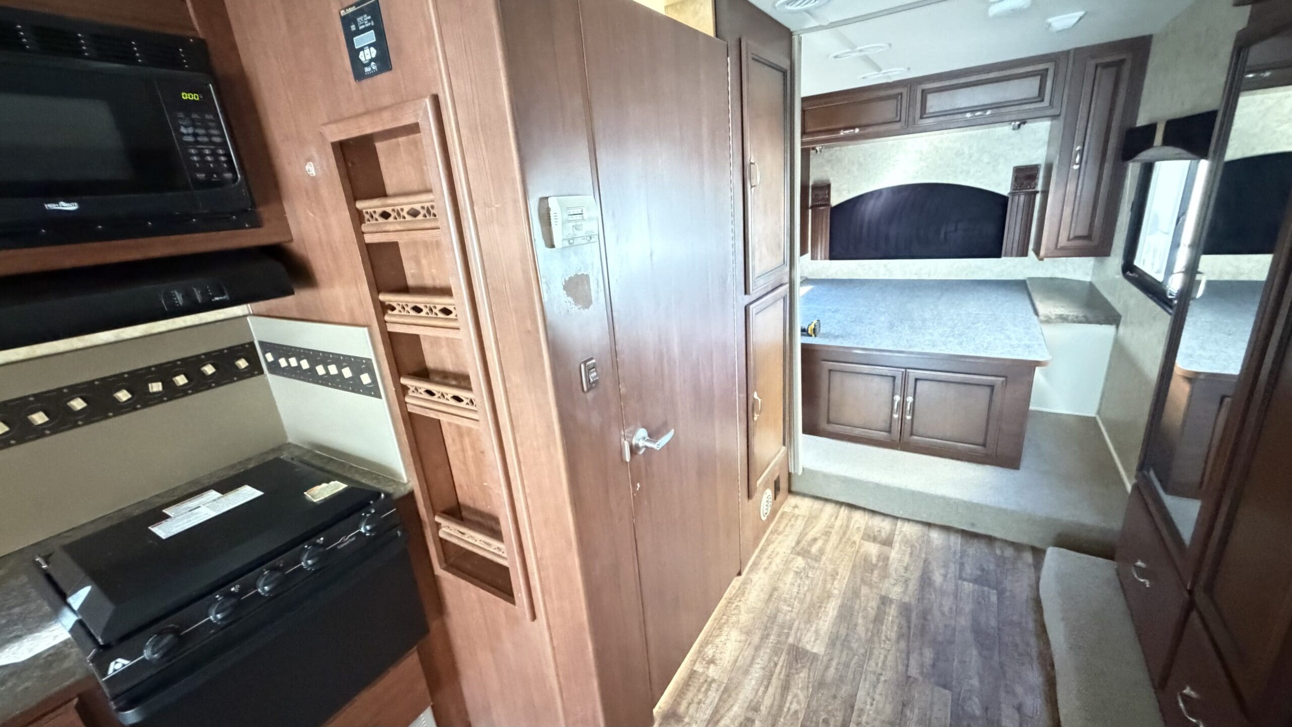 2013 Fleetwood Storm 28MS with Slide - Image 36