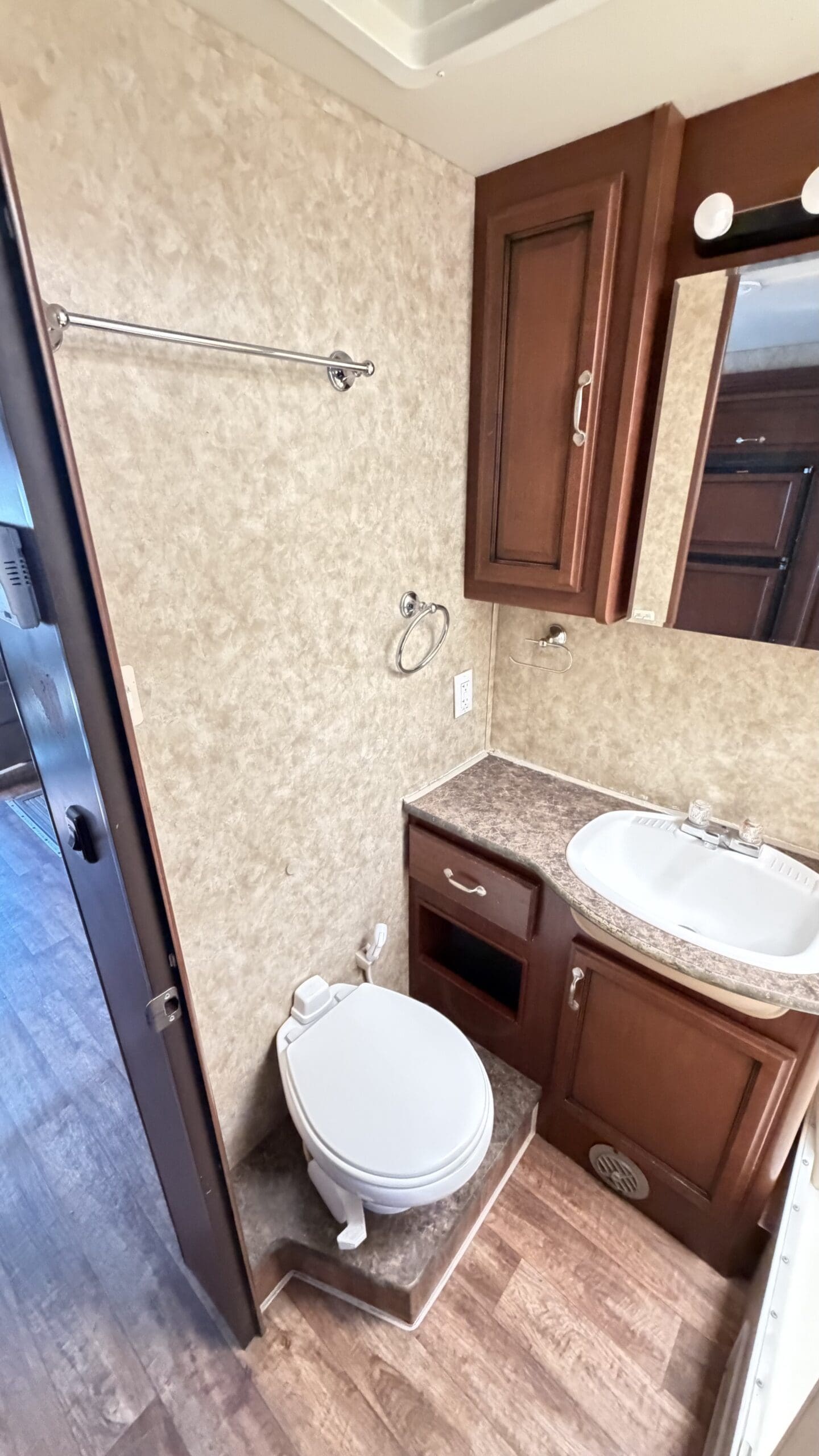 2013 Fleetwood Storm 28MS with Slide - Image 40