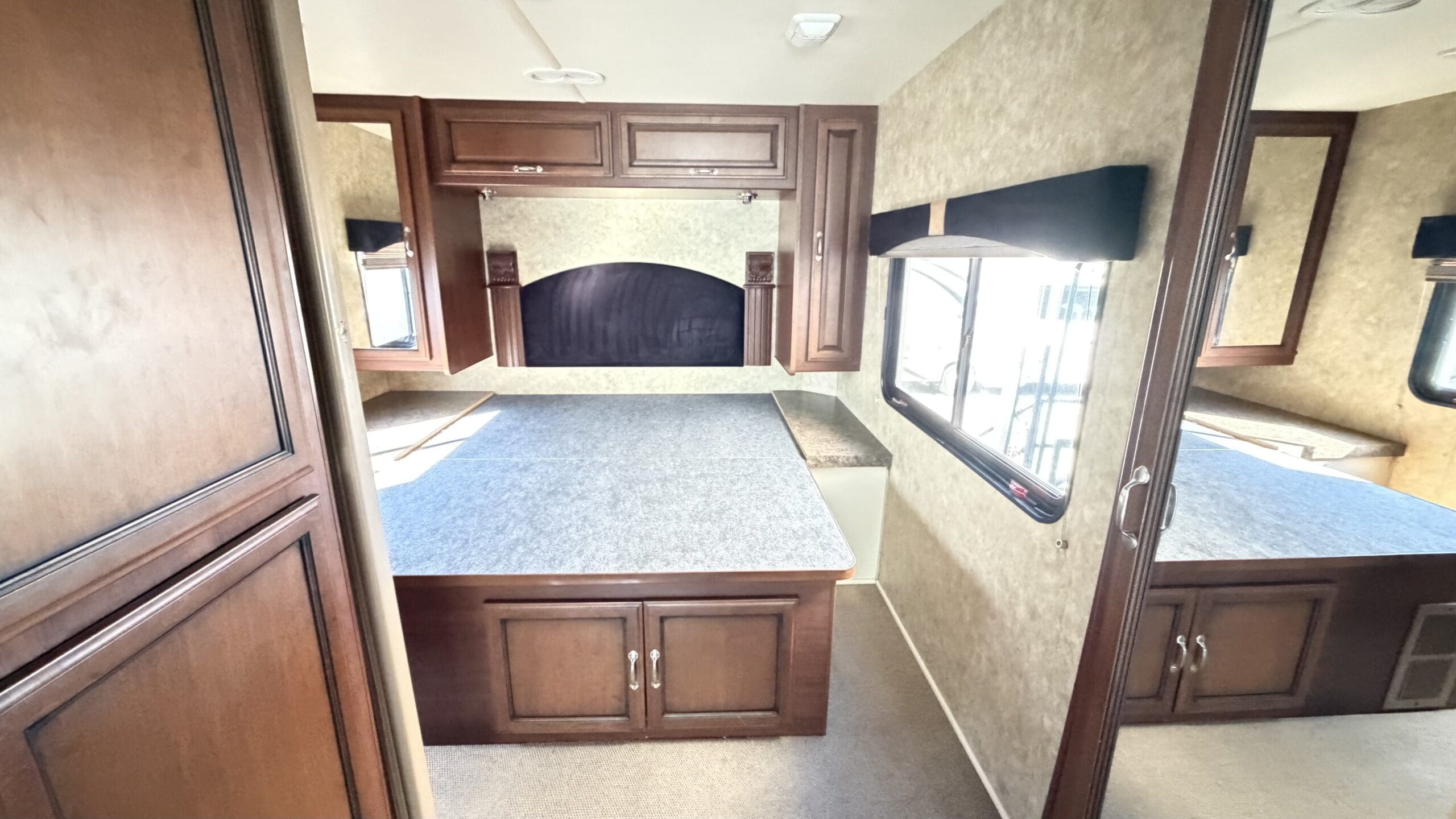 2013 Fleetwood Storm 28MS with Slide - Image 41