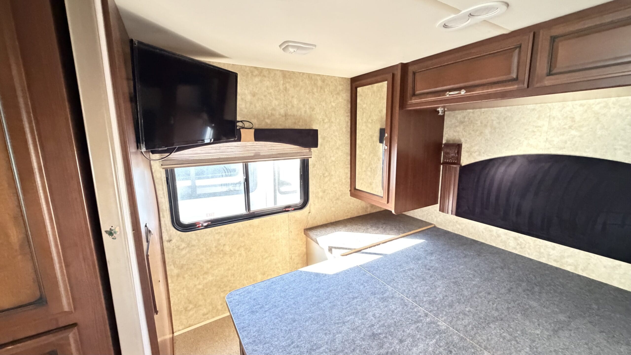 2013 Fleetwood Storm 28MS with Slide - Image 43