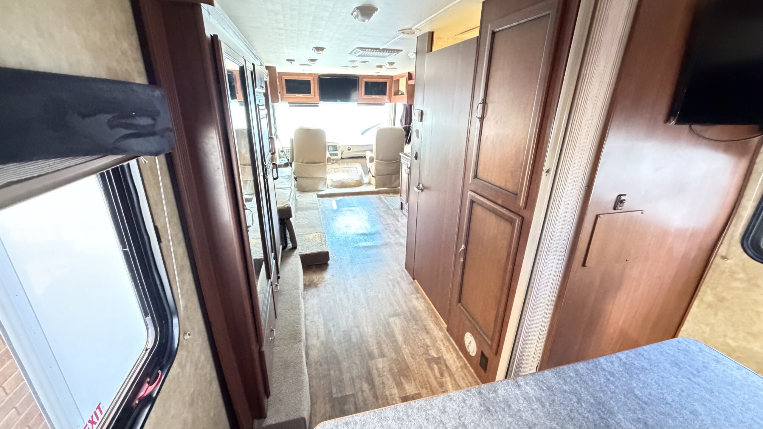 2013 Fleetwood Storm 28MS with Slide - Image 44