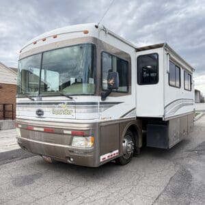 2000 Fleetwood Bounder 39z diesel pusher with slide