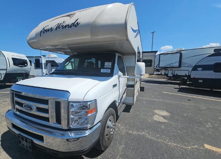 2019 Thor Four Winds 26B with Slide
