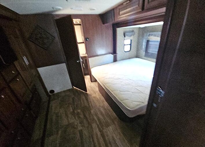 2016 Forest River Georgetown 364TS bunks & Bath 1/2 - Image 13