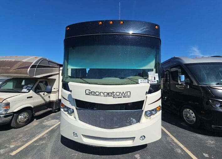 2016 Forest River Georgetown 364TS bunks & Bath 1/2