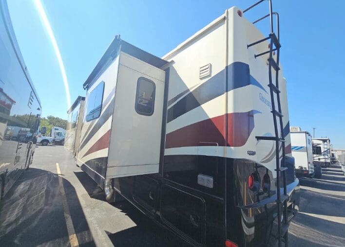 2016 Forest River Georgetown 364TS bunks & Bath 1/2 - Image 4