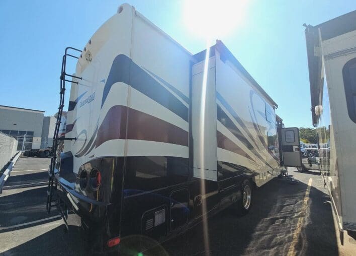 2016 Forest River Georgetown 364TS bunks & Bath 1/2 - Image 5