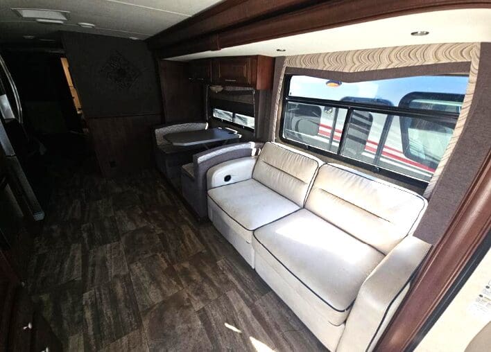2016 Forest River Georgetown 364TS bunks & Bath 1/2 - Image 9