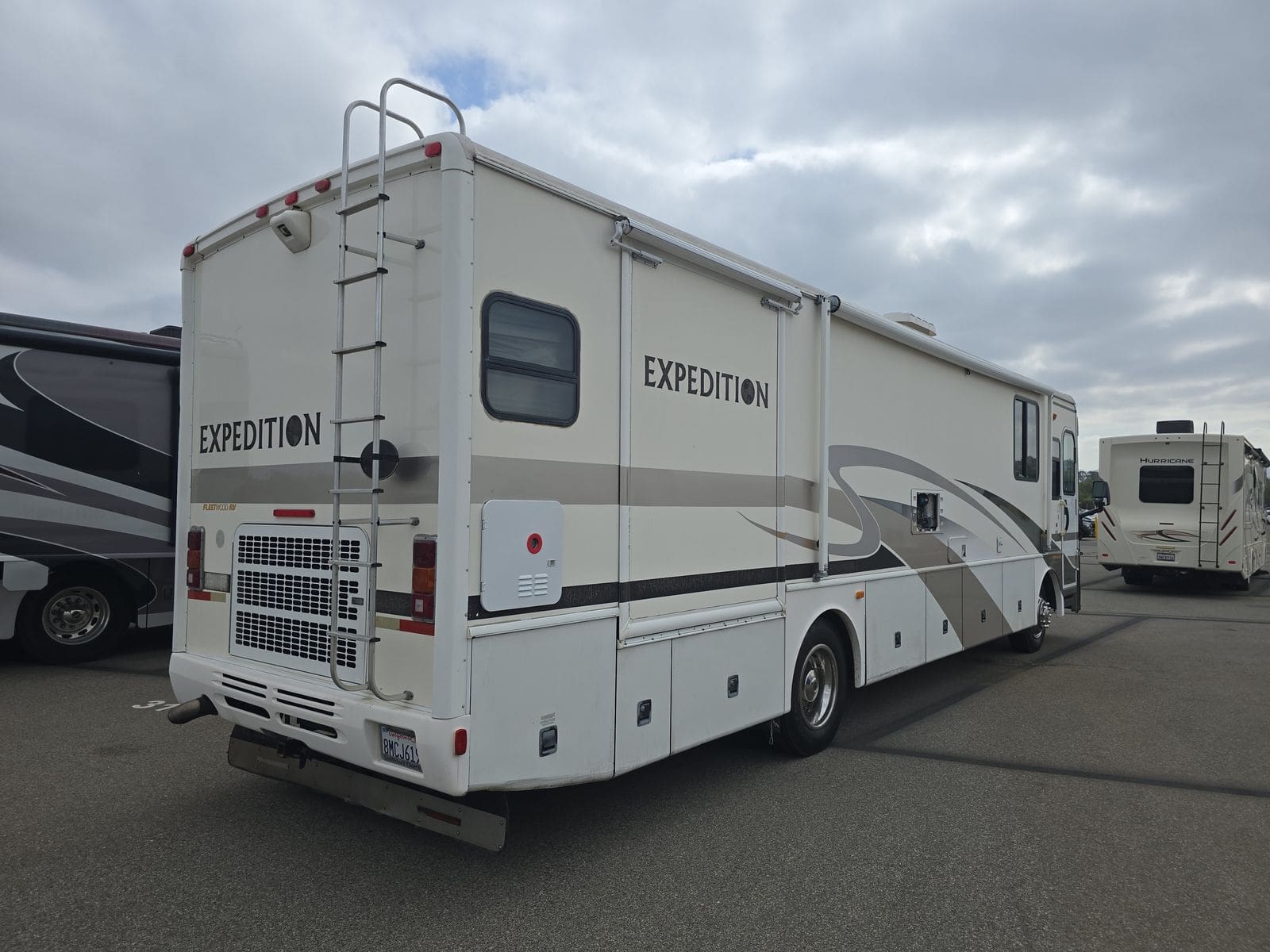 2003 Fleetwood Expedition 36T pusher with 2 slides - Image 5