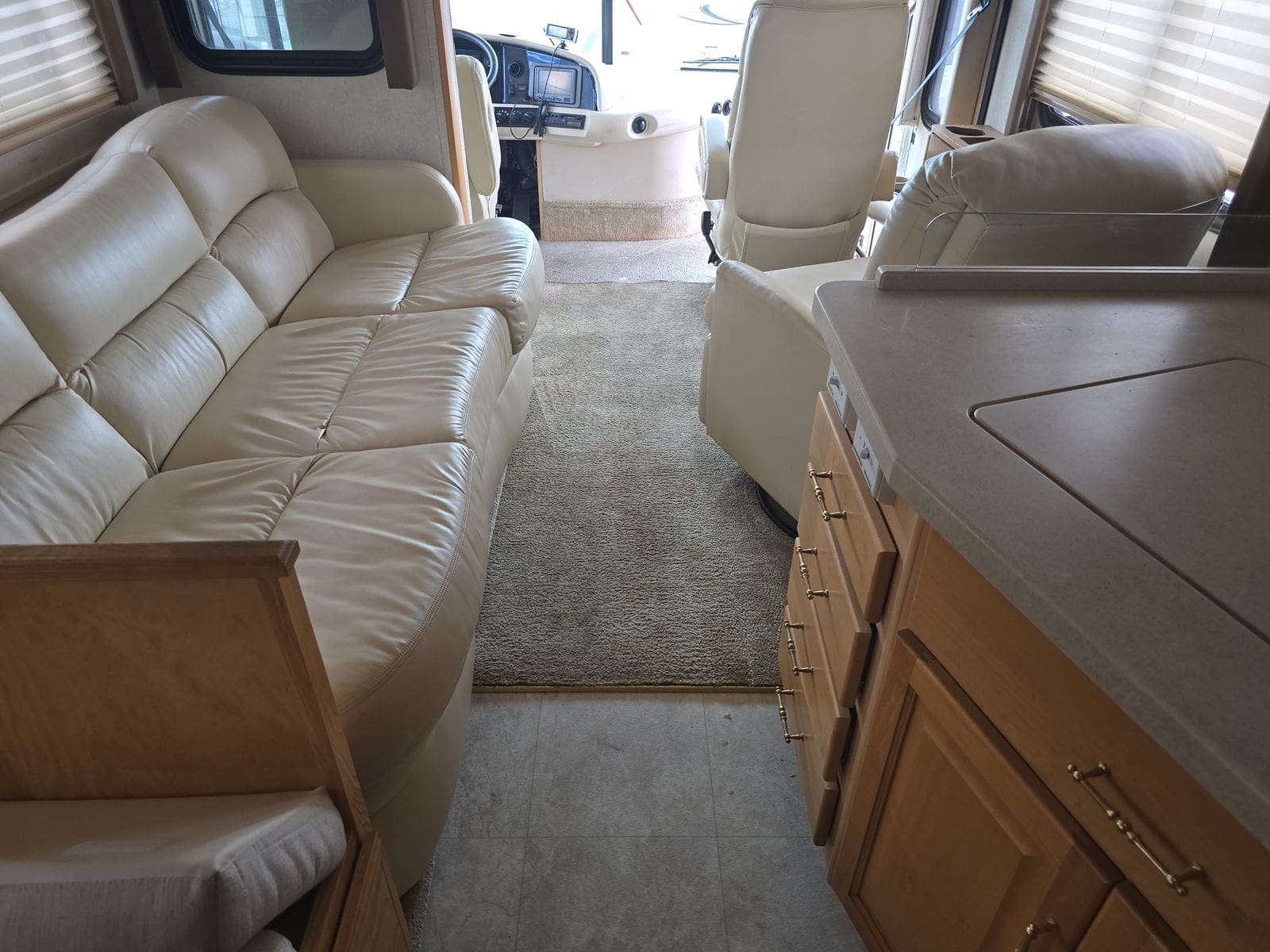 2003 Fleetwood Expedition 36T pusher with 2 slides - Image 7