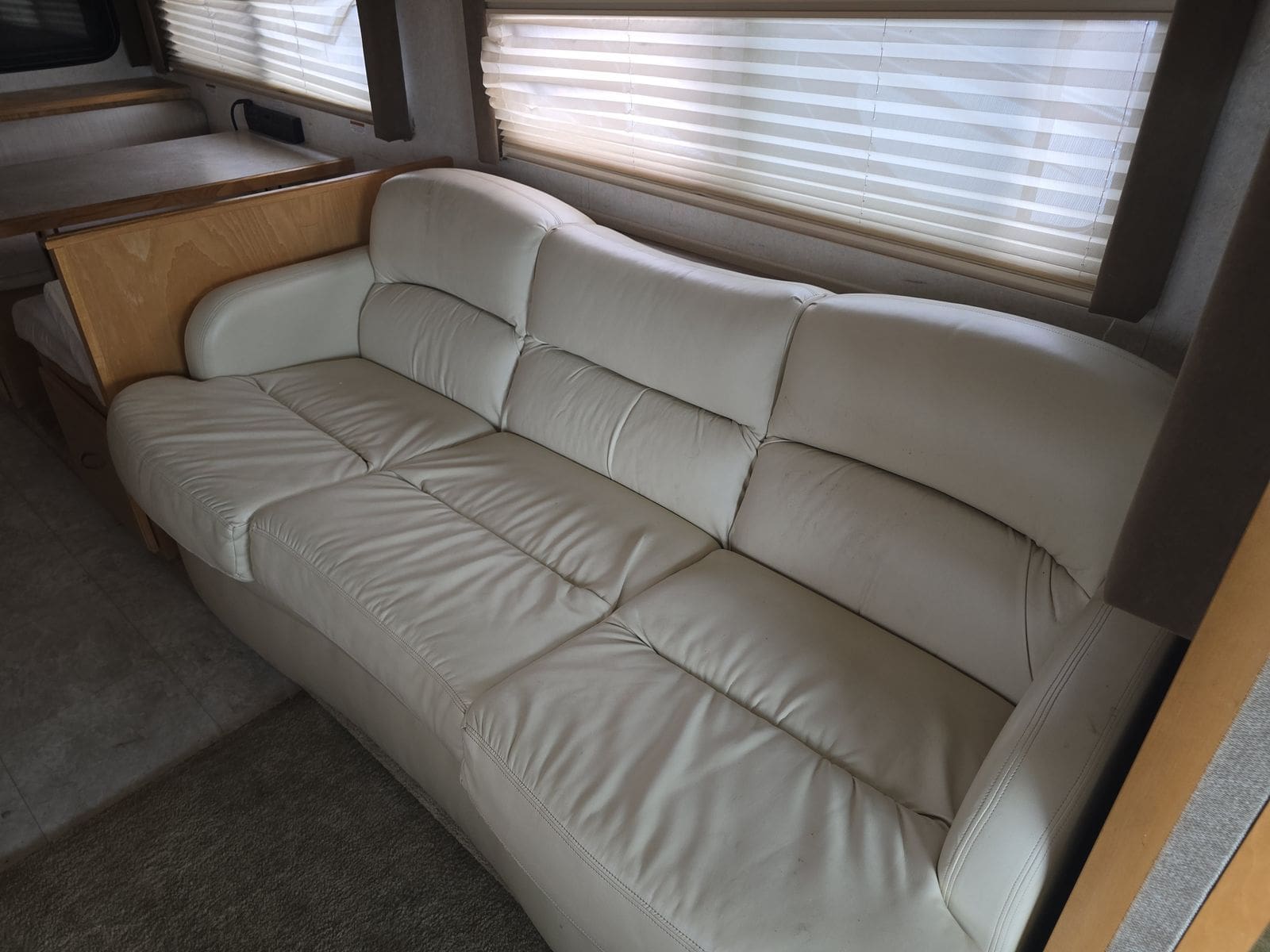 2003 Fleetwood Expedition 36T pusher with 2 slides - Image 9