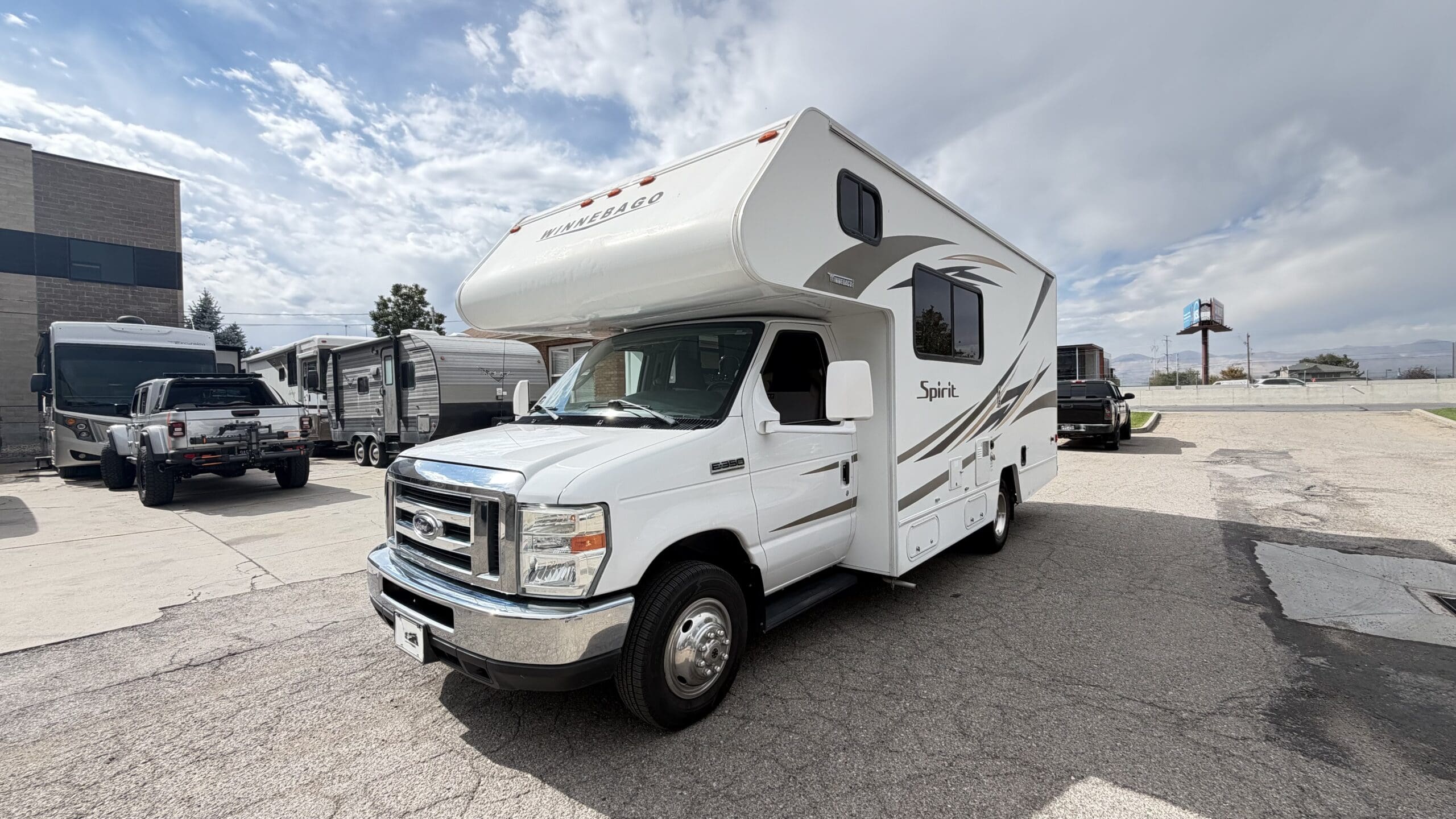 2017 Winnebago Spirit 22R Class C motorhome