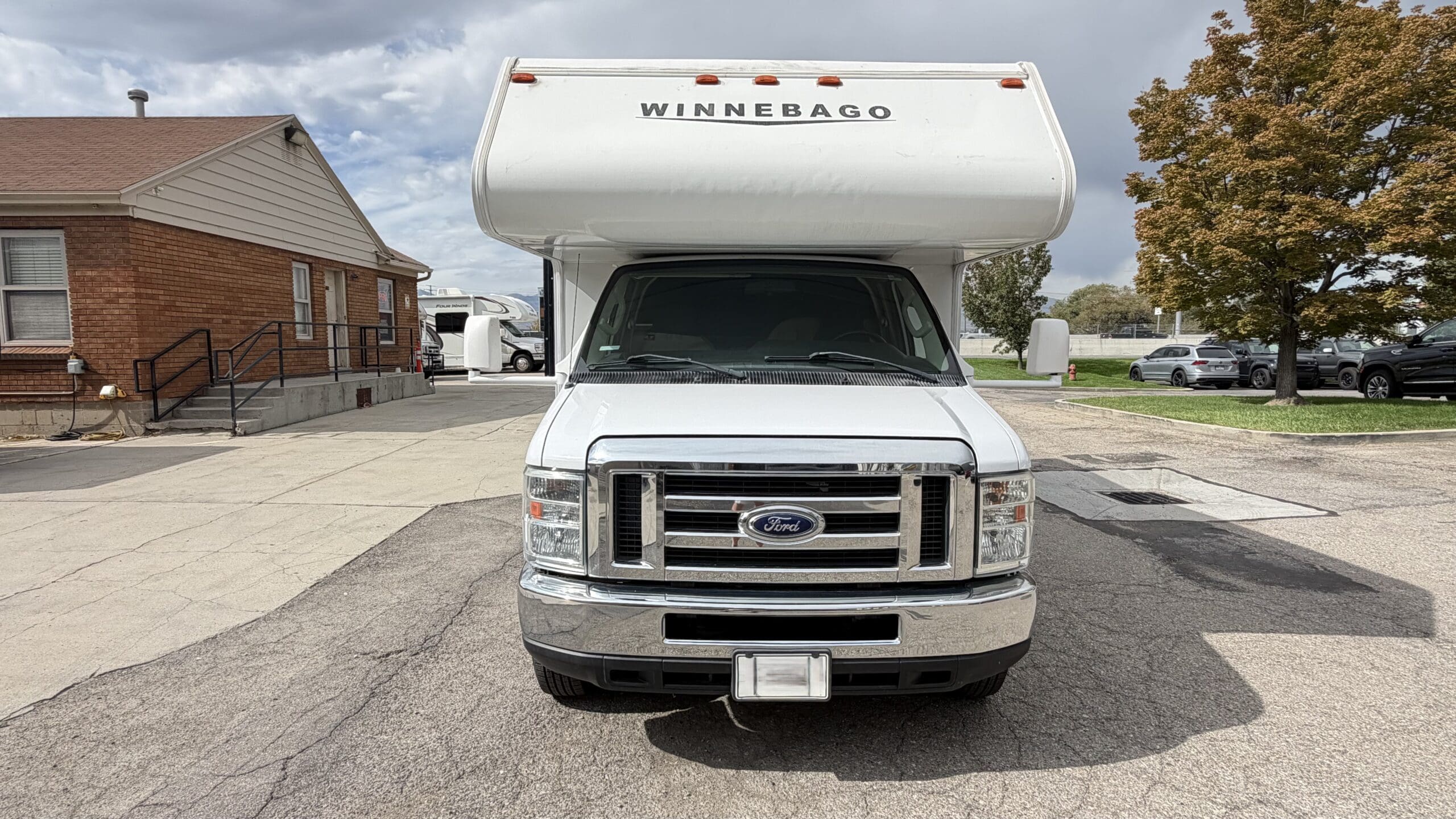2017 Winnebago Spirit 22R Class C motorhome - Image 6