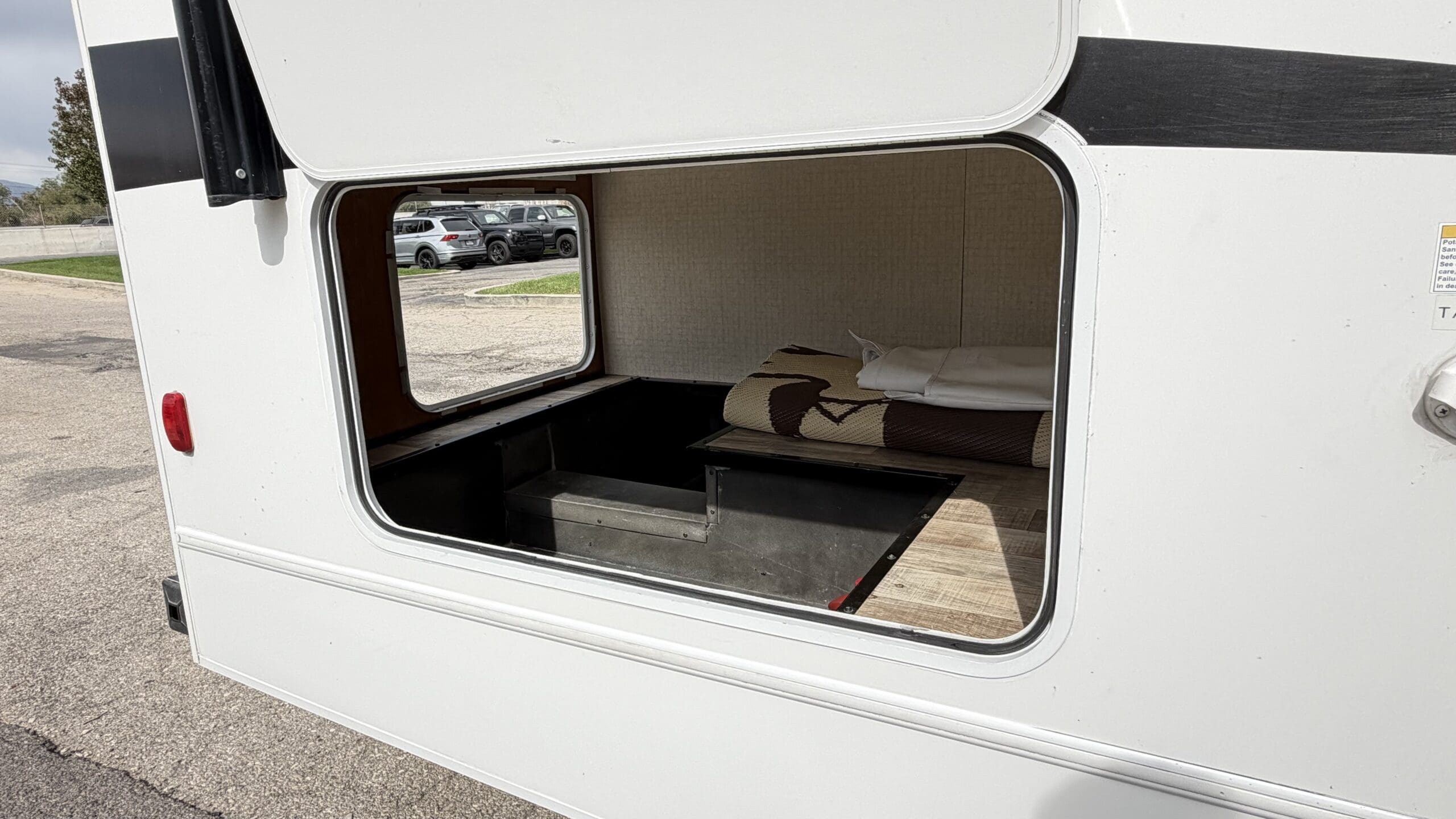 2017 Winnebago Spirit 22R Class C motorhome - Image 14