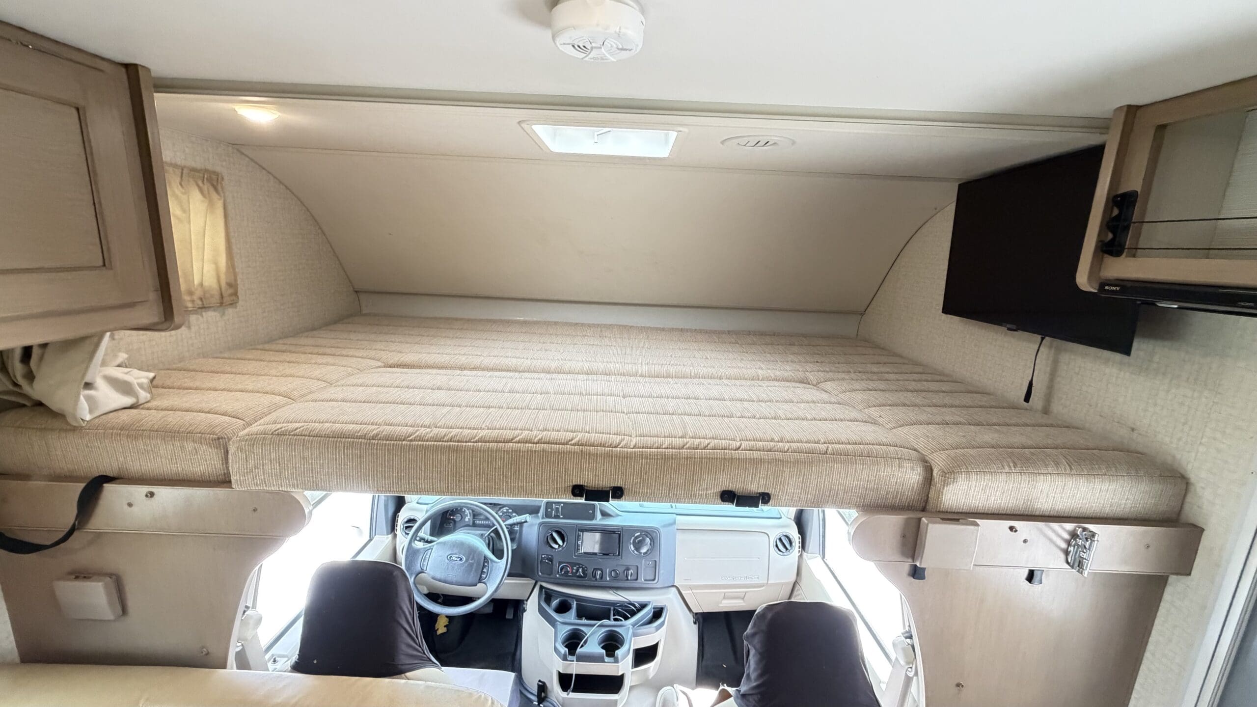 2017 Winnebago Spirit 22R Class C motorhome - Image 23
