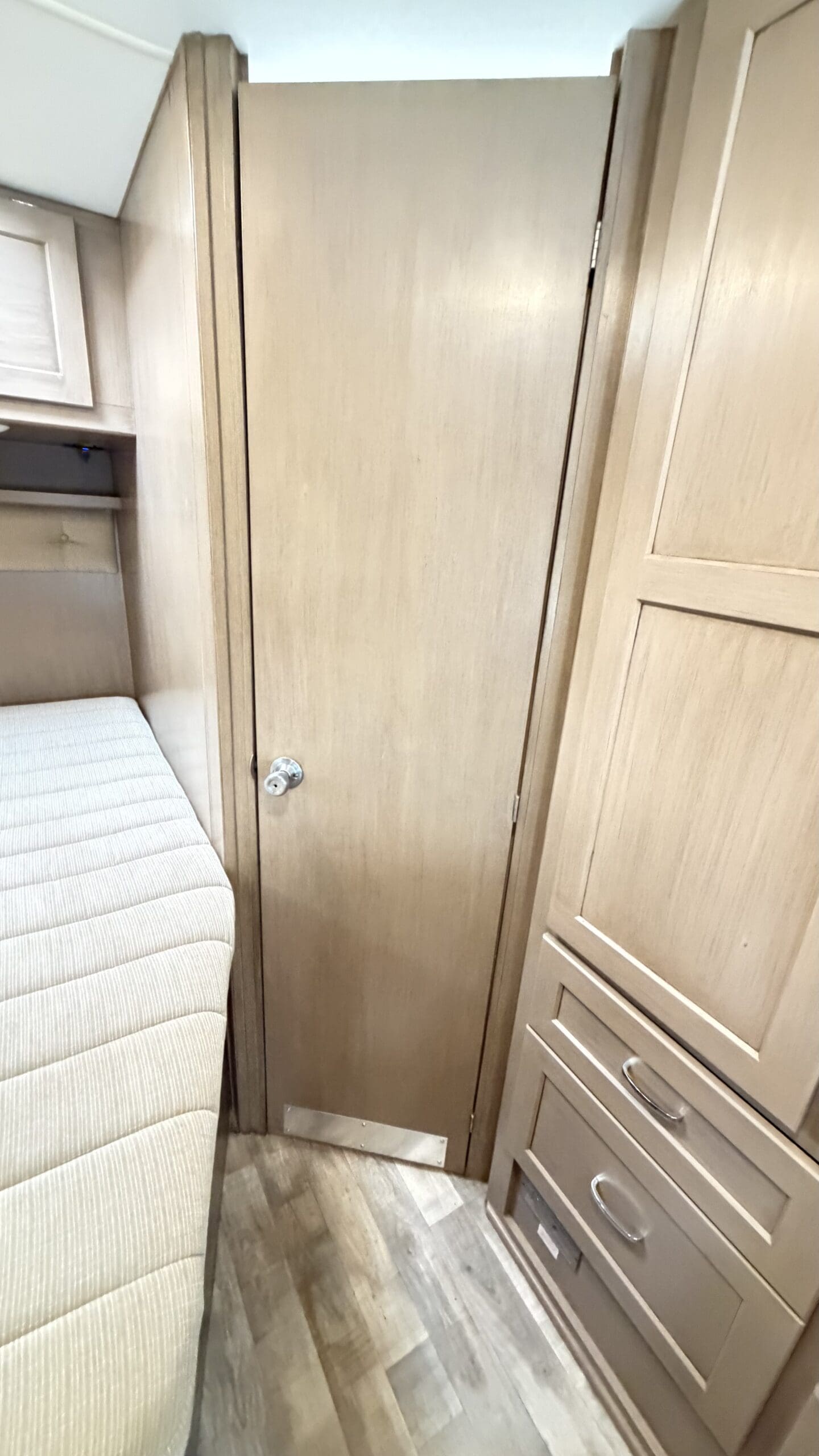 2017 Winnebago Spirit 22R Class C motorhome - Image 33