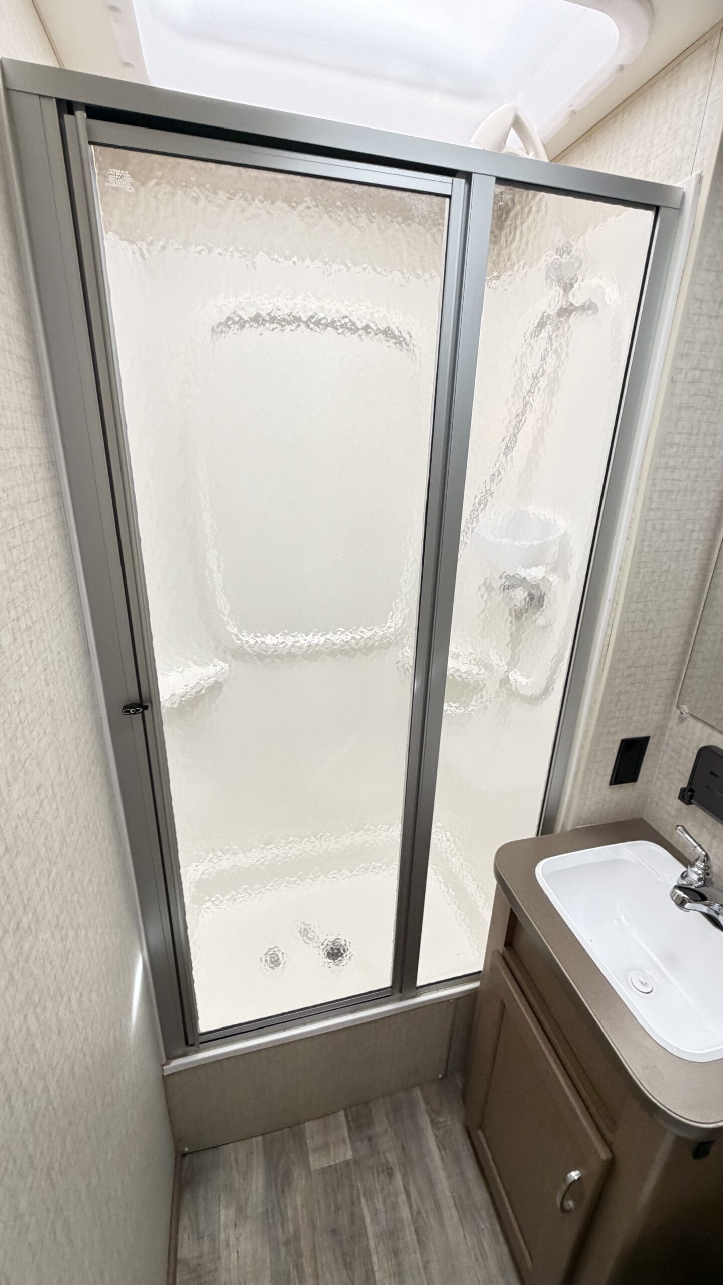 2017 Winnebago Spirit 22R Class C motorhome - Image 35