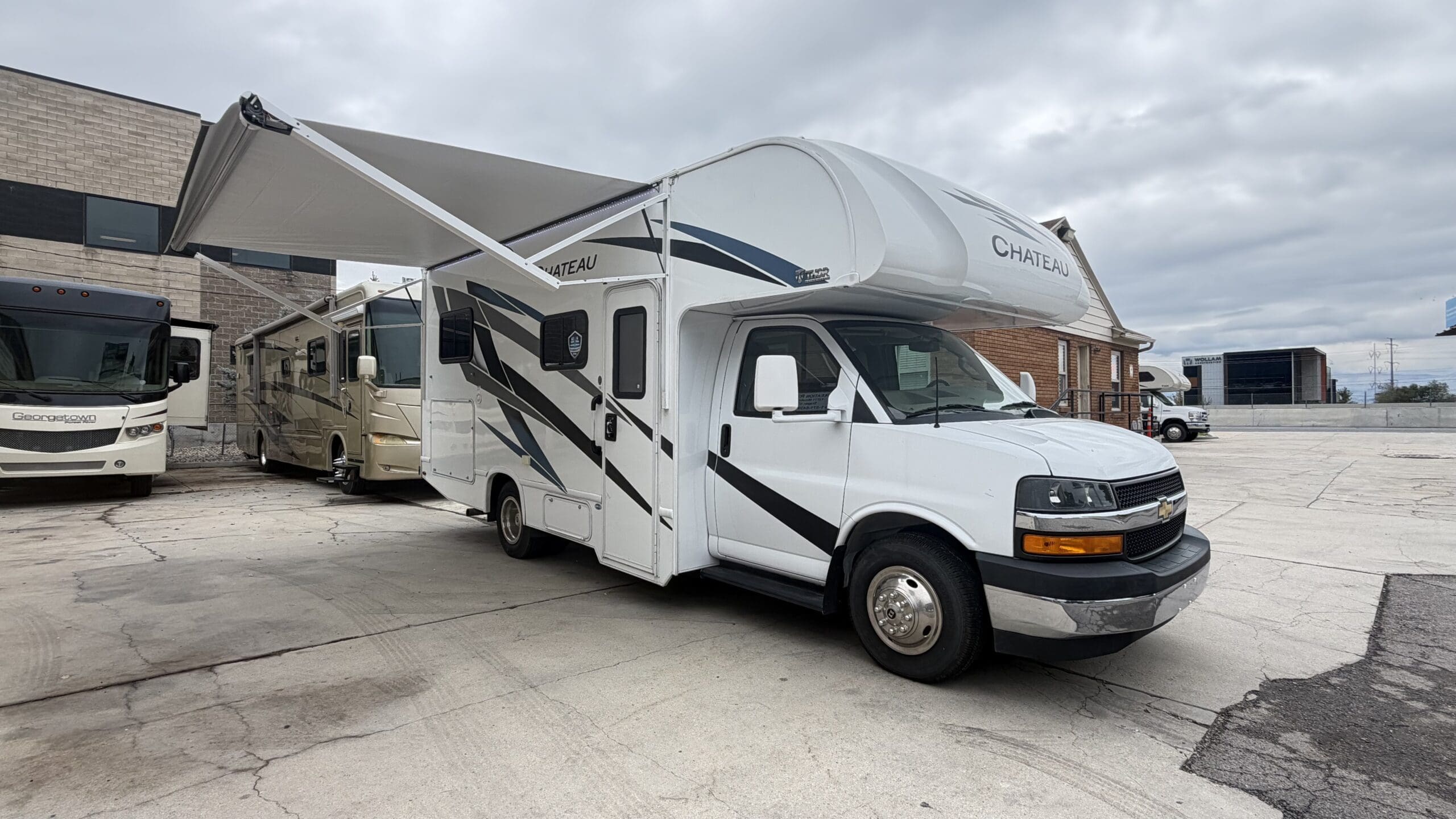 2025 Thor Chateau 22E Class C motorhome - Image 8