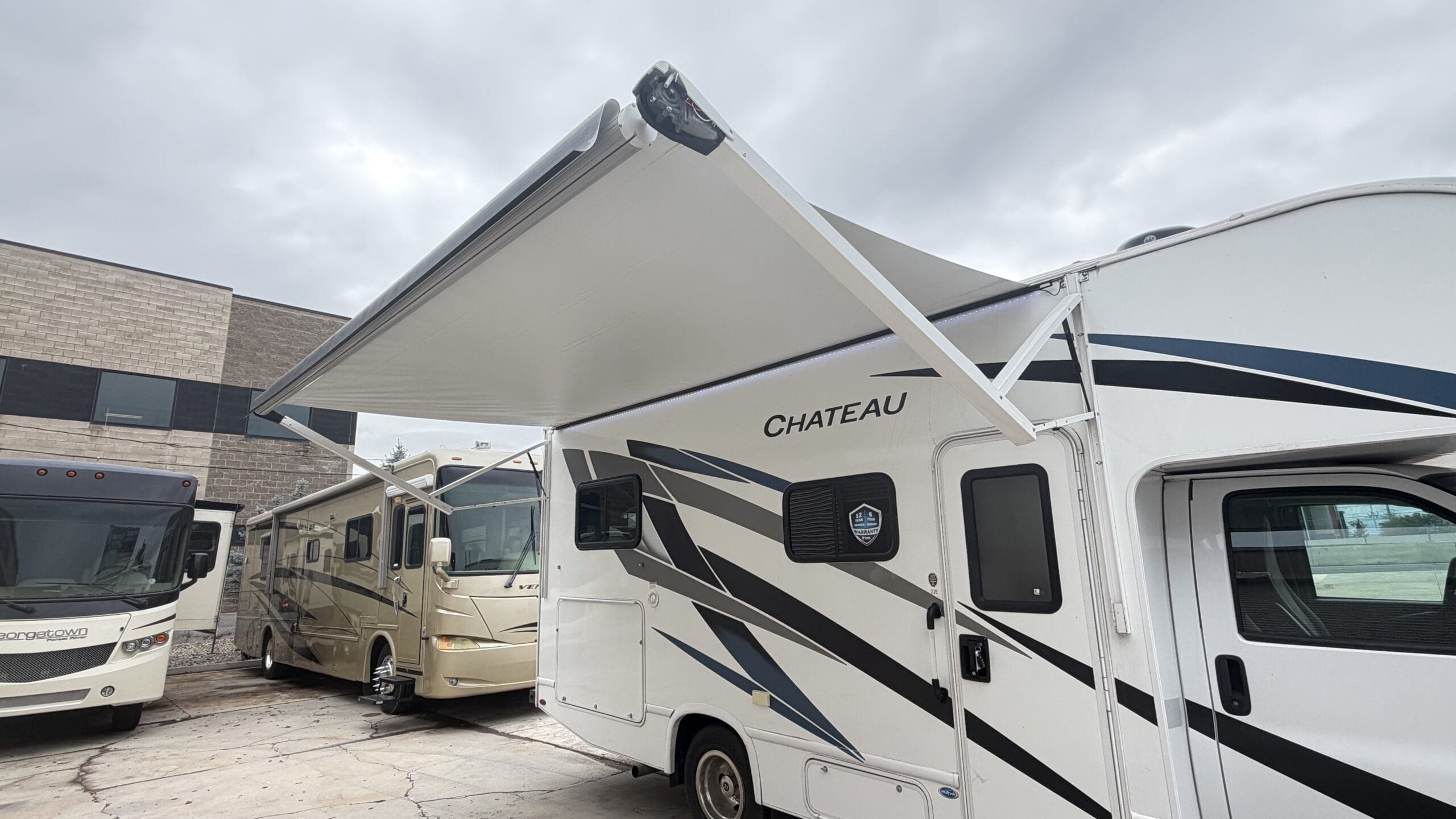 2025 Thor Chateau 22E Class C motorhome - Image 9