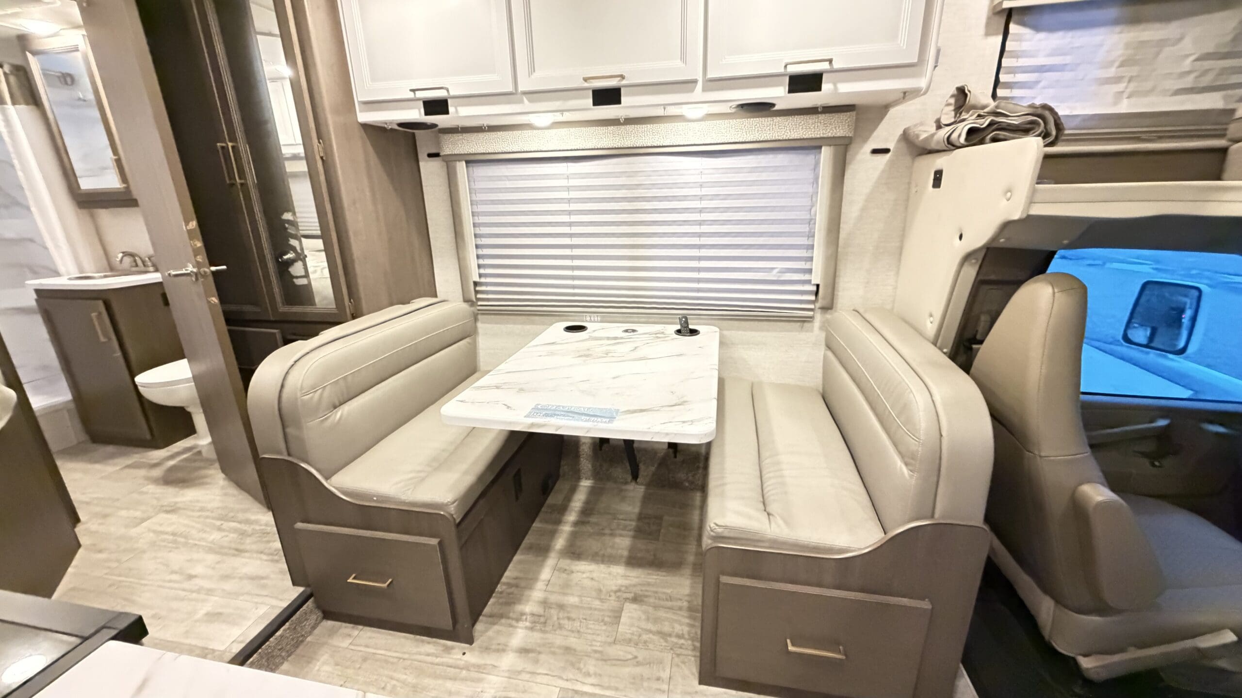 2025 Thor Chateau 22E Class C motorhome - Image 16