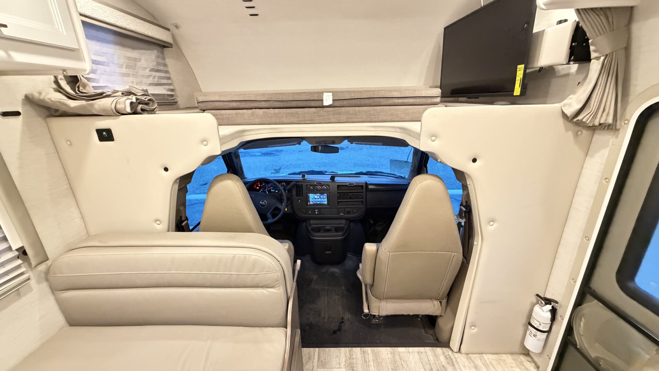 2025 Thor Chateau 22E Class C motorhome - Image 19