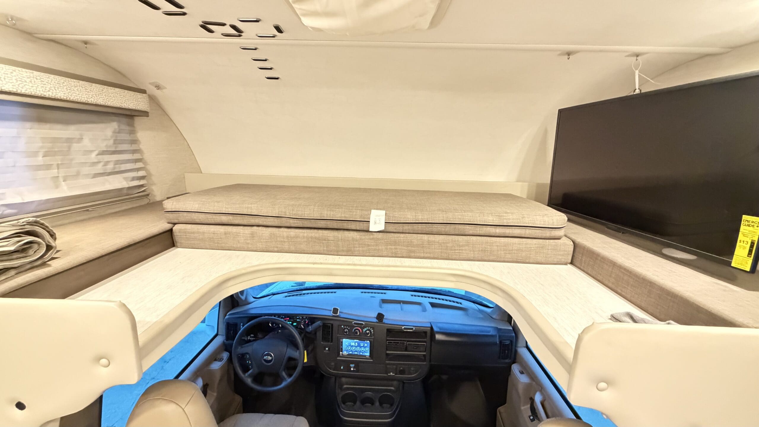 2025 Thor Chateau 22E Class C motorhome - Image 23
