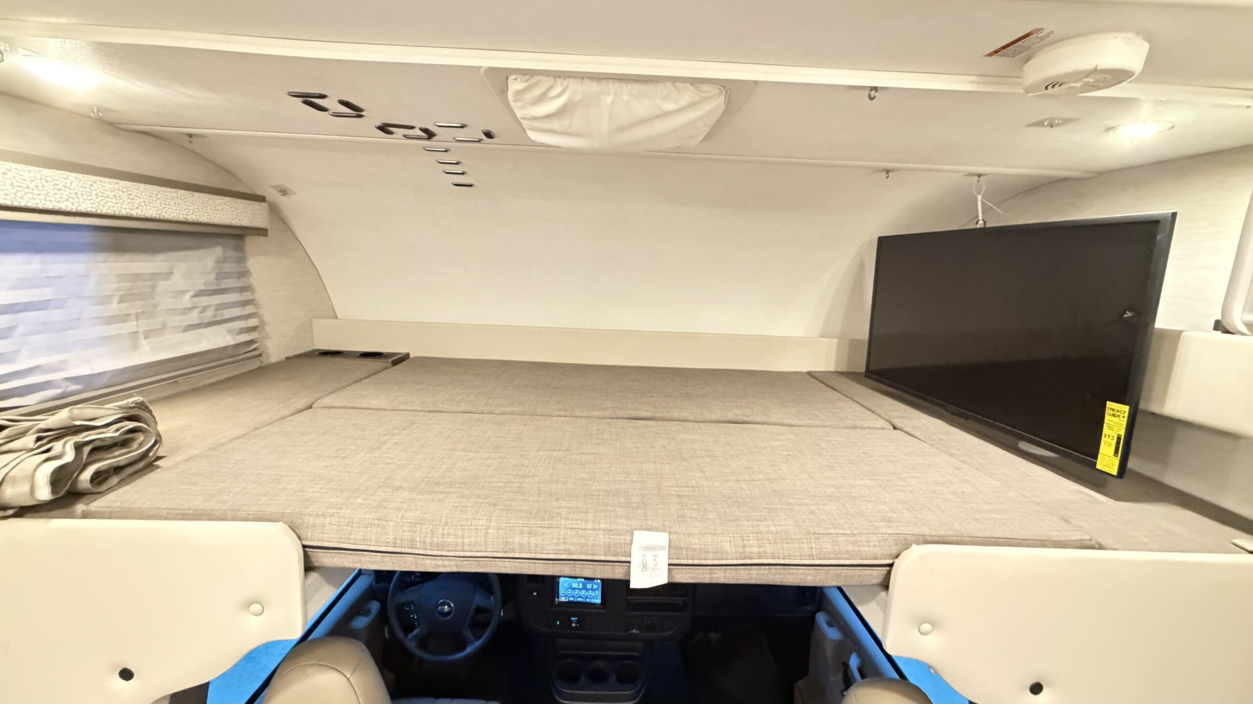 2025 Thor Chateau 22E Class C motorhome - Image 24
