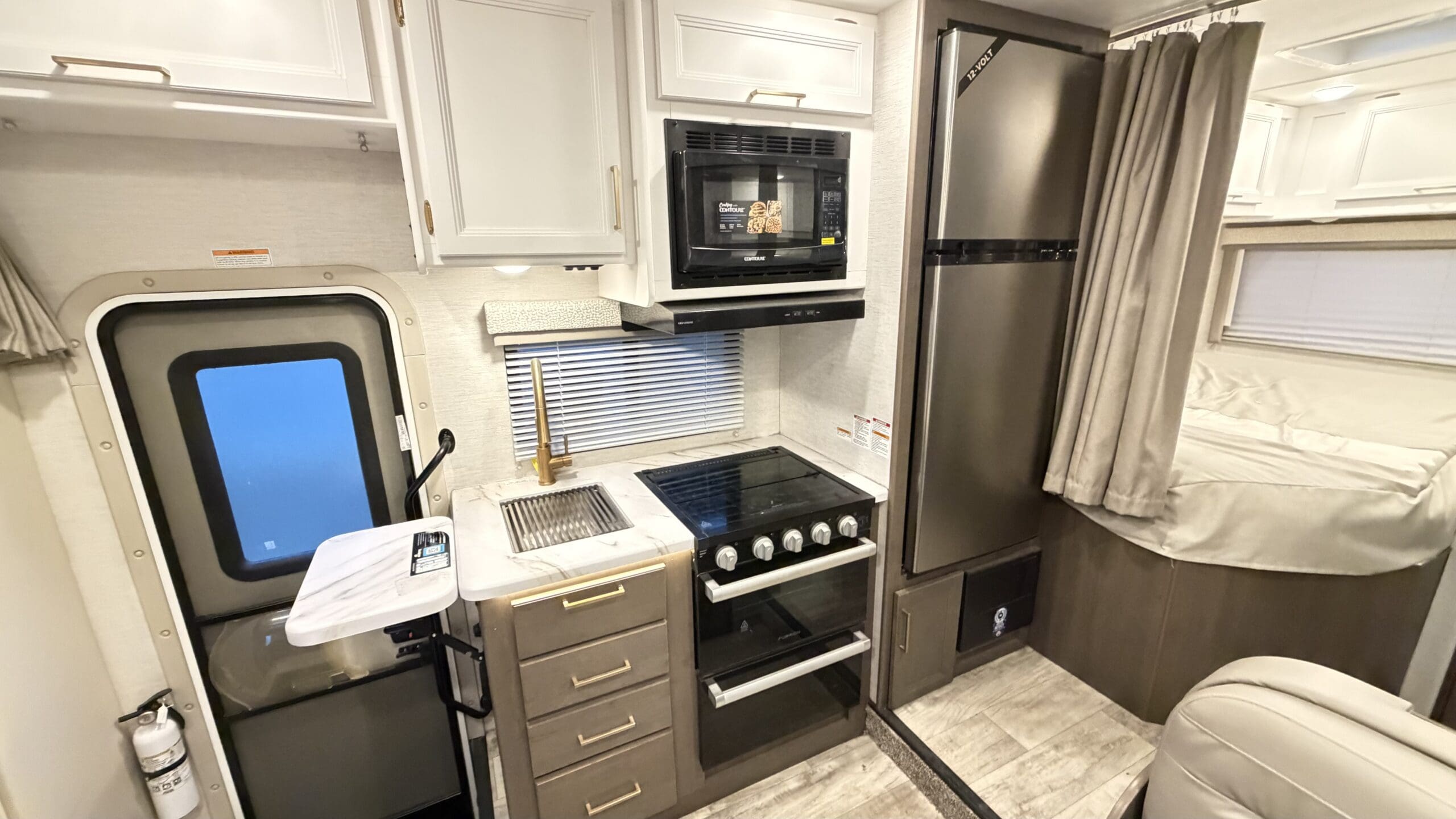 2025 Thor Chateau 22E Class C motorhome - Image 26